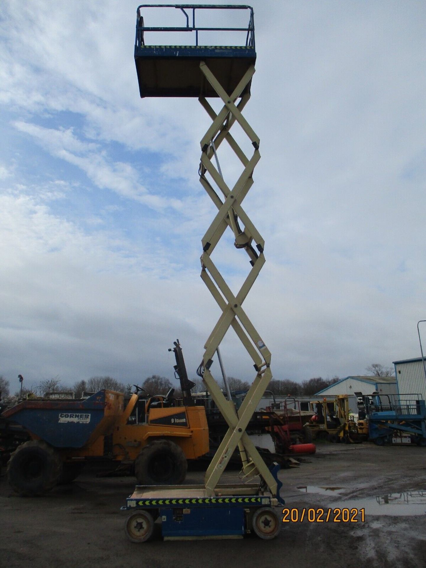 JLG 2646: POWER-PACKED CHERRY PICKER - Image 9 of 10