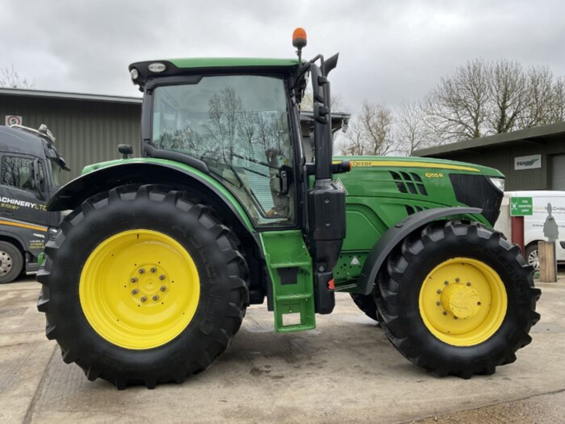 YEAR 2018 – 18 REG JOHN DEERE 6155R PREMIUM - Image 5 of 12