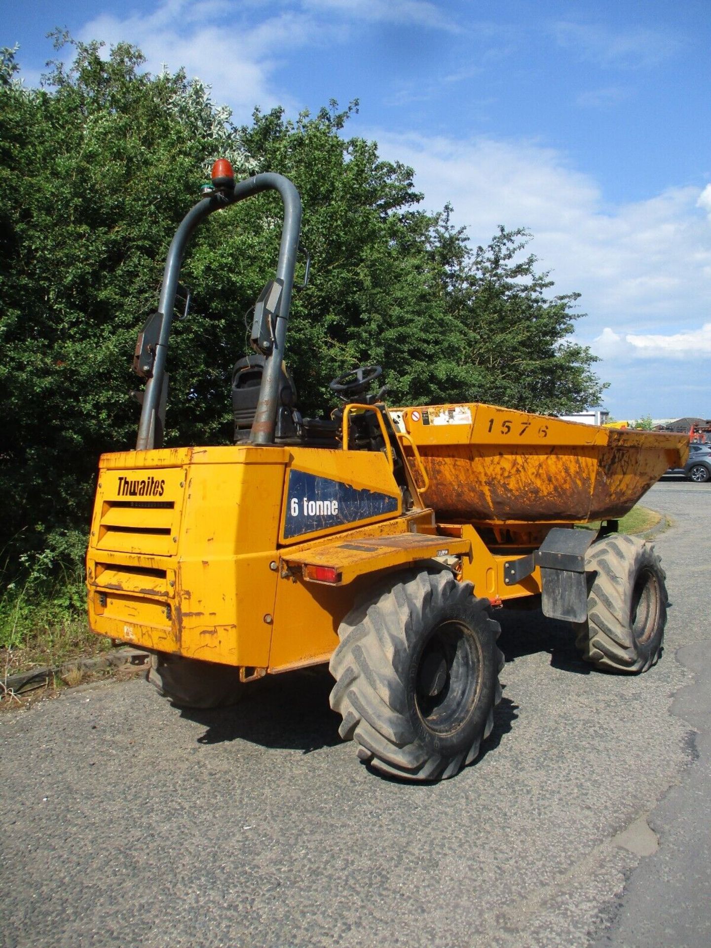 2012 THWAITES 6-TON DUMPER: THE SWIVEL SKIP SPECIALIST - Image 9 of 13