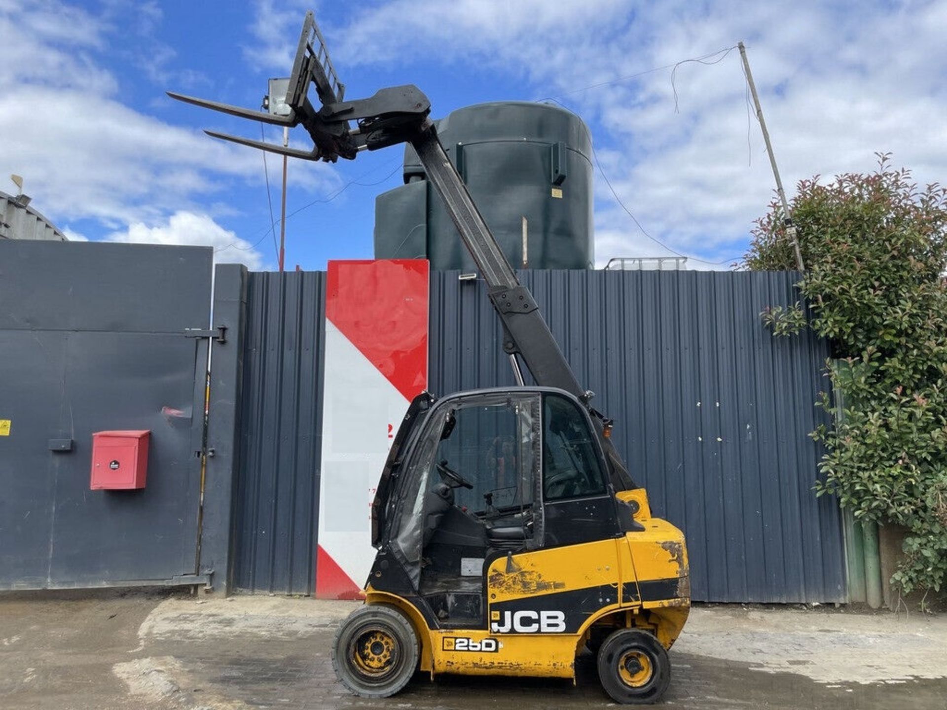 EFFICIENCY REDEFINED: 2013 JCB TELETRUK TLT25D IMMOBILISER EQUIPPED - Image 3 of 11