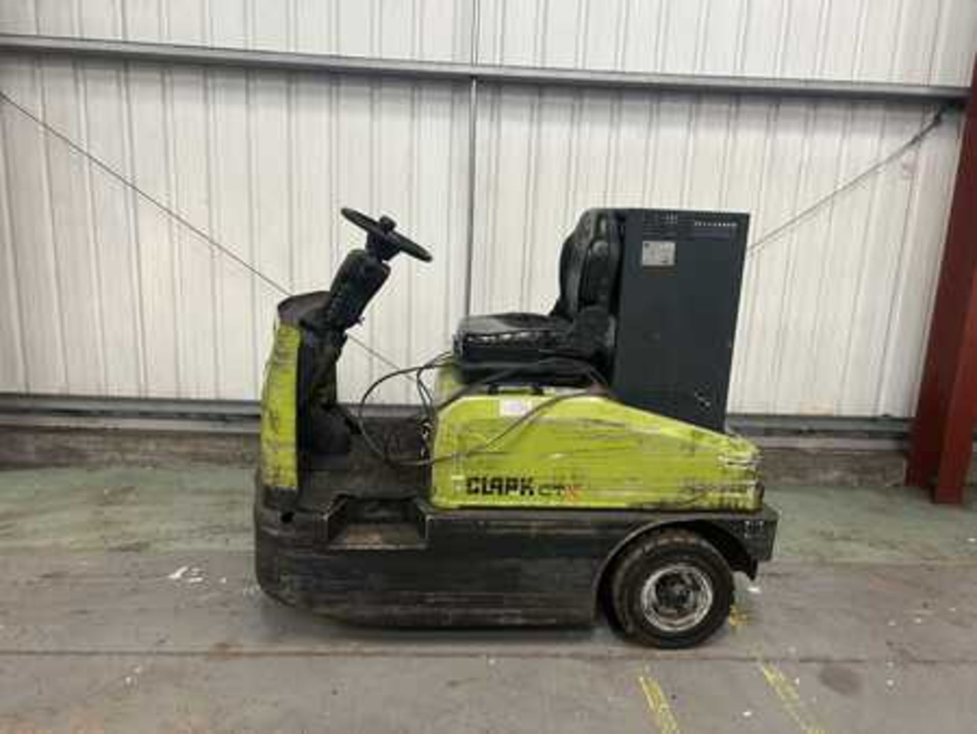 TOW TUGS CLARK CTX40 *CHARGER INCLUDED