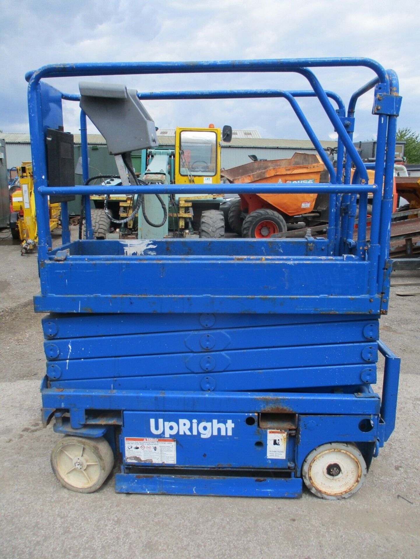 UPRIGHT MX19 SCISSOR LIFT 7.8 METRES - Image 9 of 9