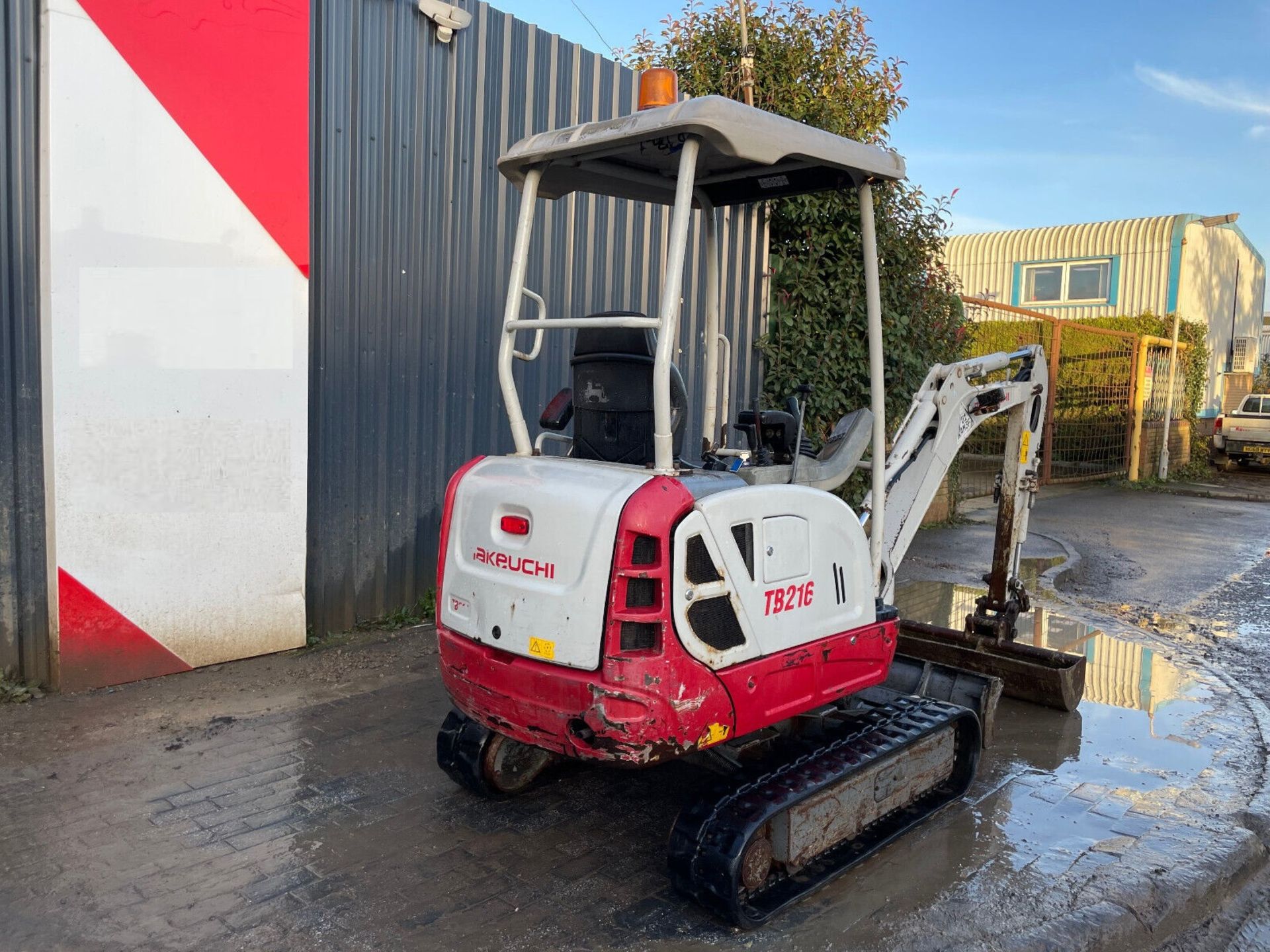 2015 TAKEUCHI TB216: UNLEASHING PRECISION WITH 1910 PROVEN HOURS - Image 9 of 12