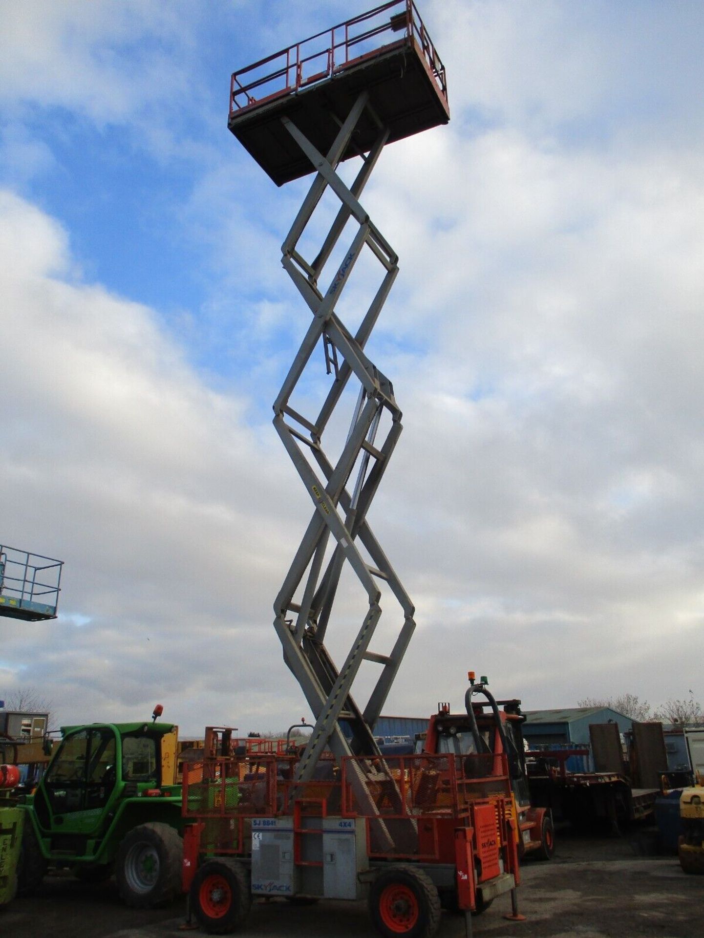 YEAR 2007 SKYJACK SJ8841 SCISSOR LIFT - Image 2 of 10