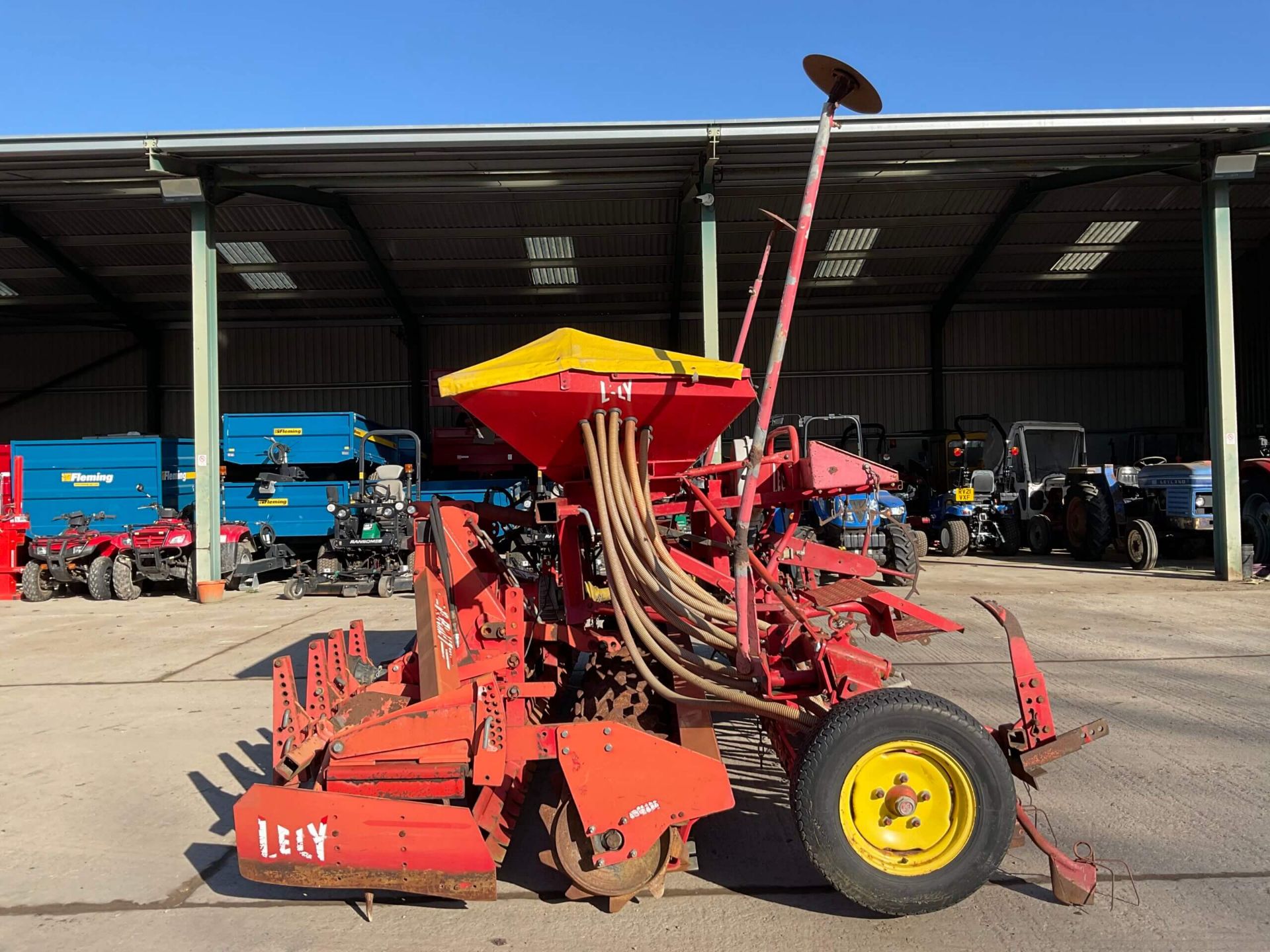 LELY COMBI PNEUMATIC 4 METRE DRILL COMBINATION 400-45. - Image 8 of 8