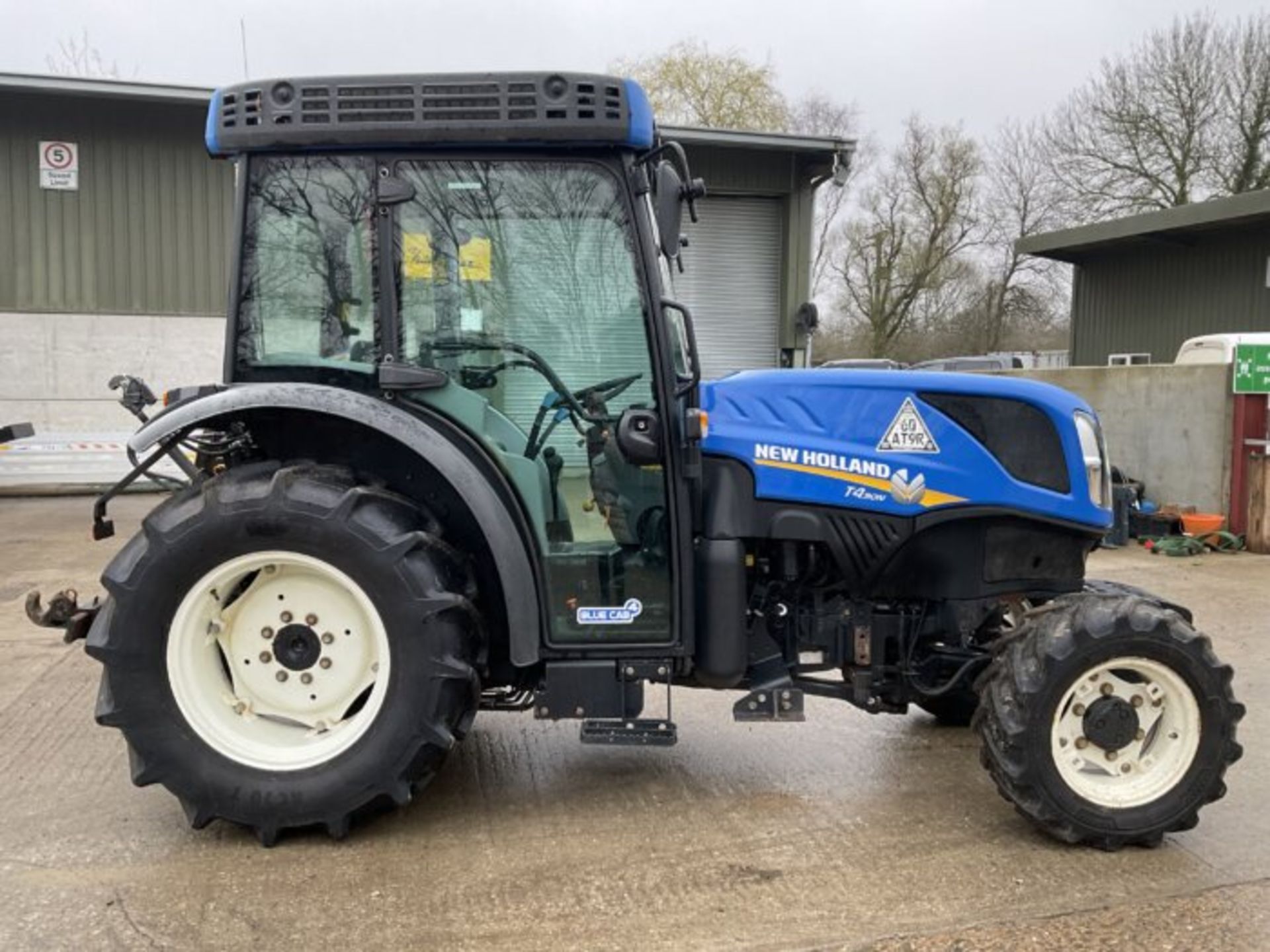 YEAR 2018 NEW HOLLAND T4.90N. FRONT WEIGHTS. 4 SPOOLS - Image 5 of 10