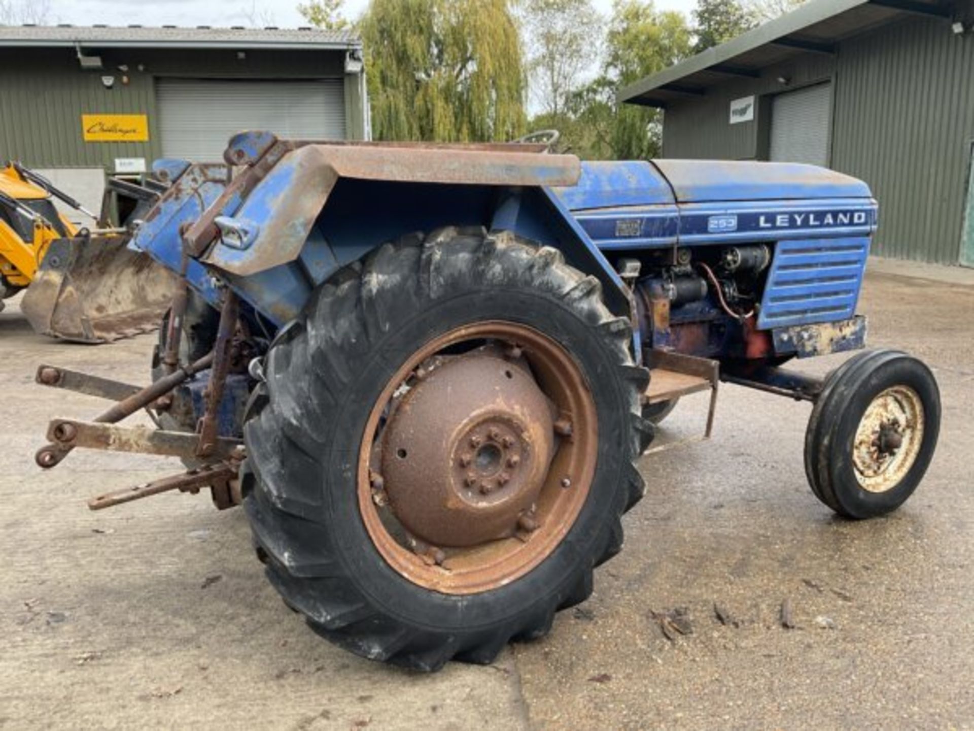 YEAR 1992 – K REG LEYLAND 253 TRACTOR. COMES WITH PART CAB. 3 CYLINDER PERKINS ENGINE - Bild 9 aus 14