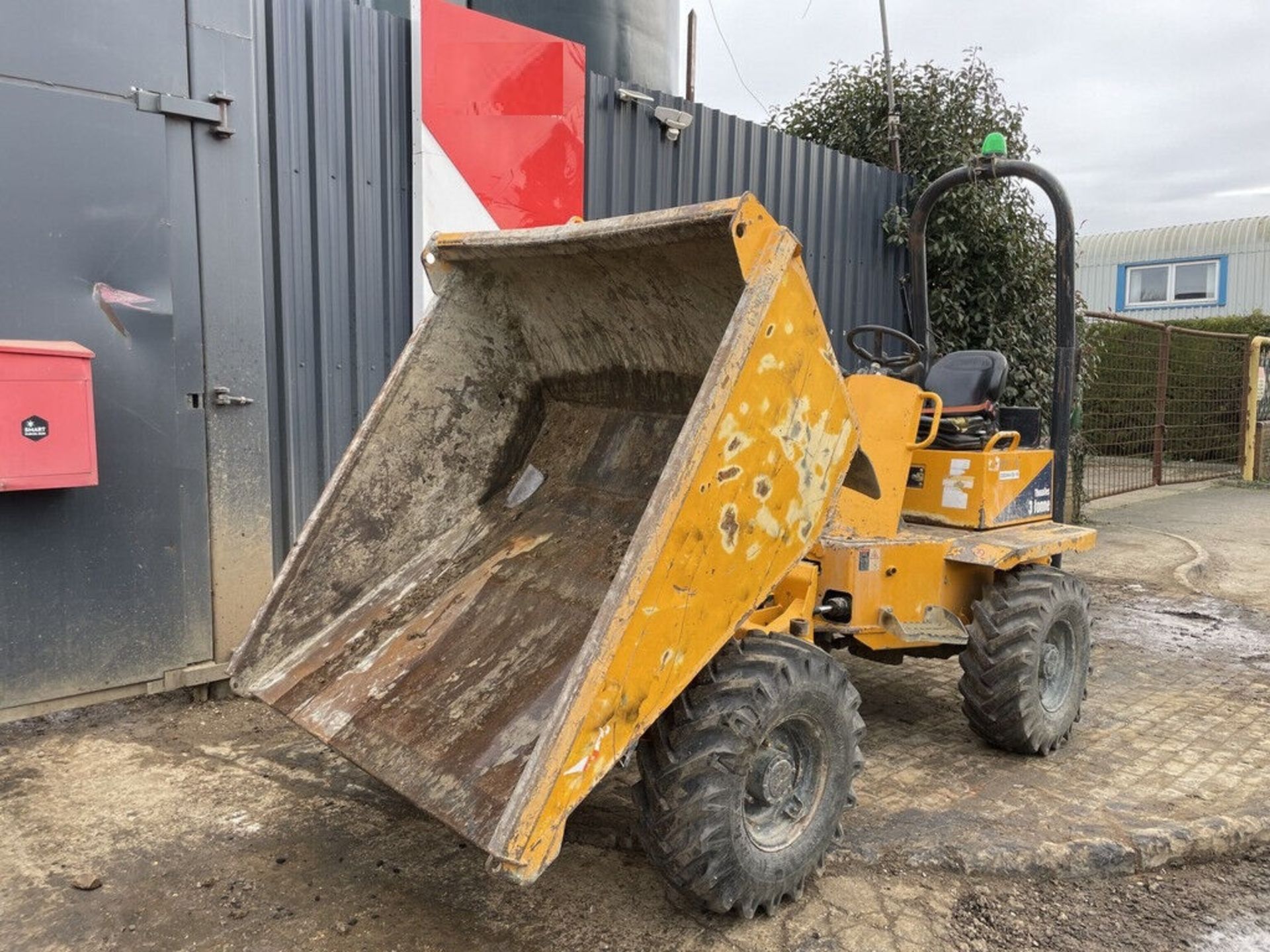 EFFICIENT EARTHMOVER: 2018 THWAITES 3 TONNE HYDROSTATIC DUMPER - Image 8 of 8