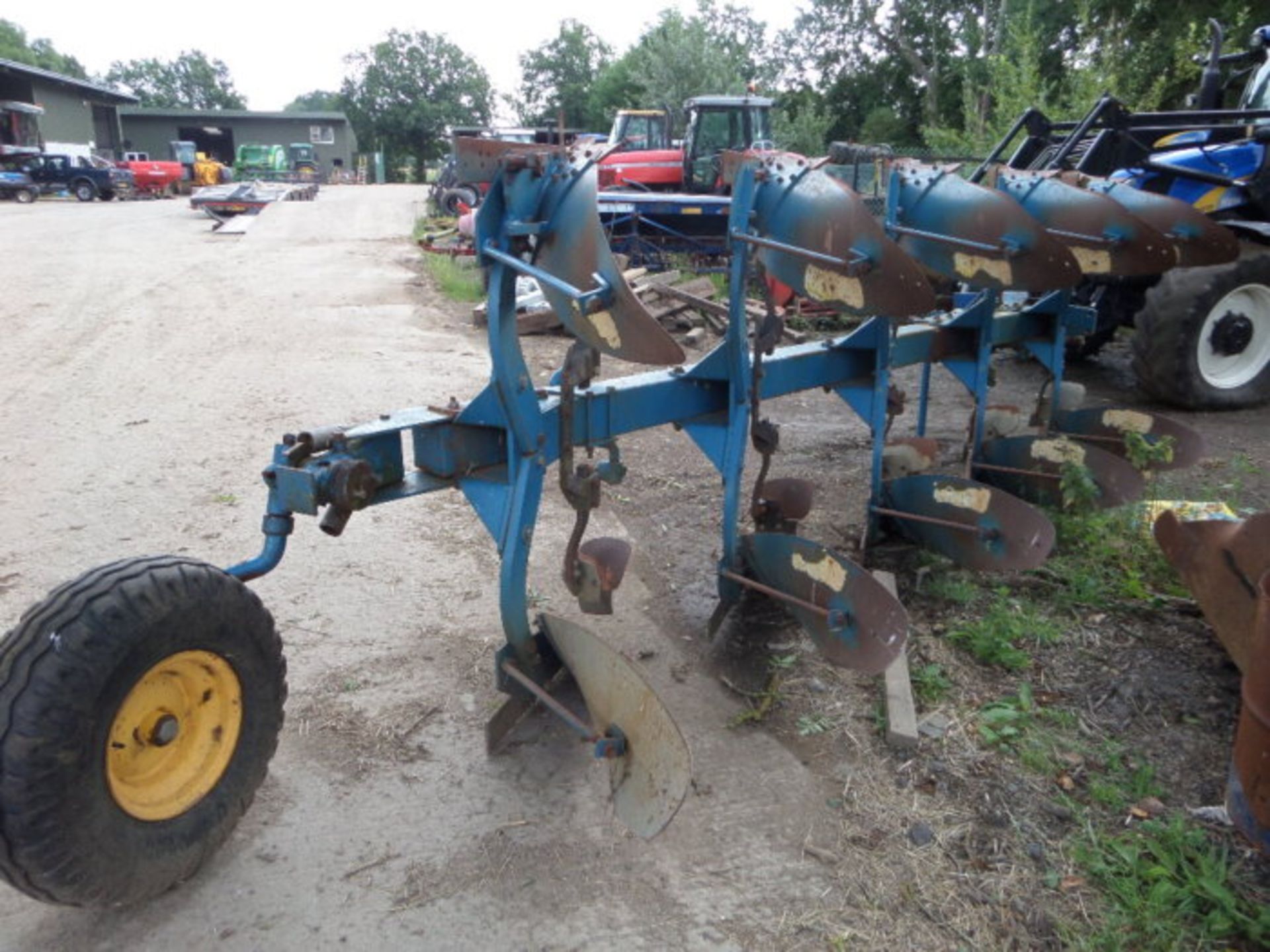 OVERUM XCELSIOR CX590F 5 FURROW REVERSIBLE PLOUGH - Image 3 of 4