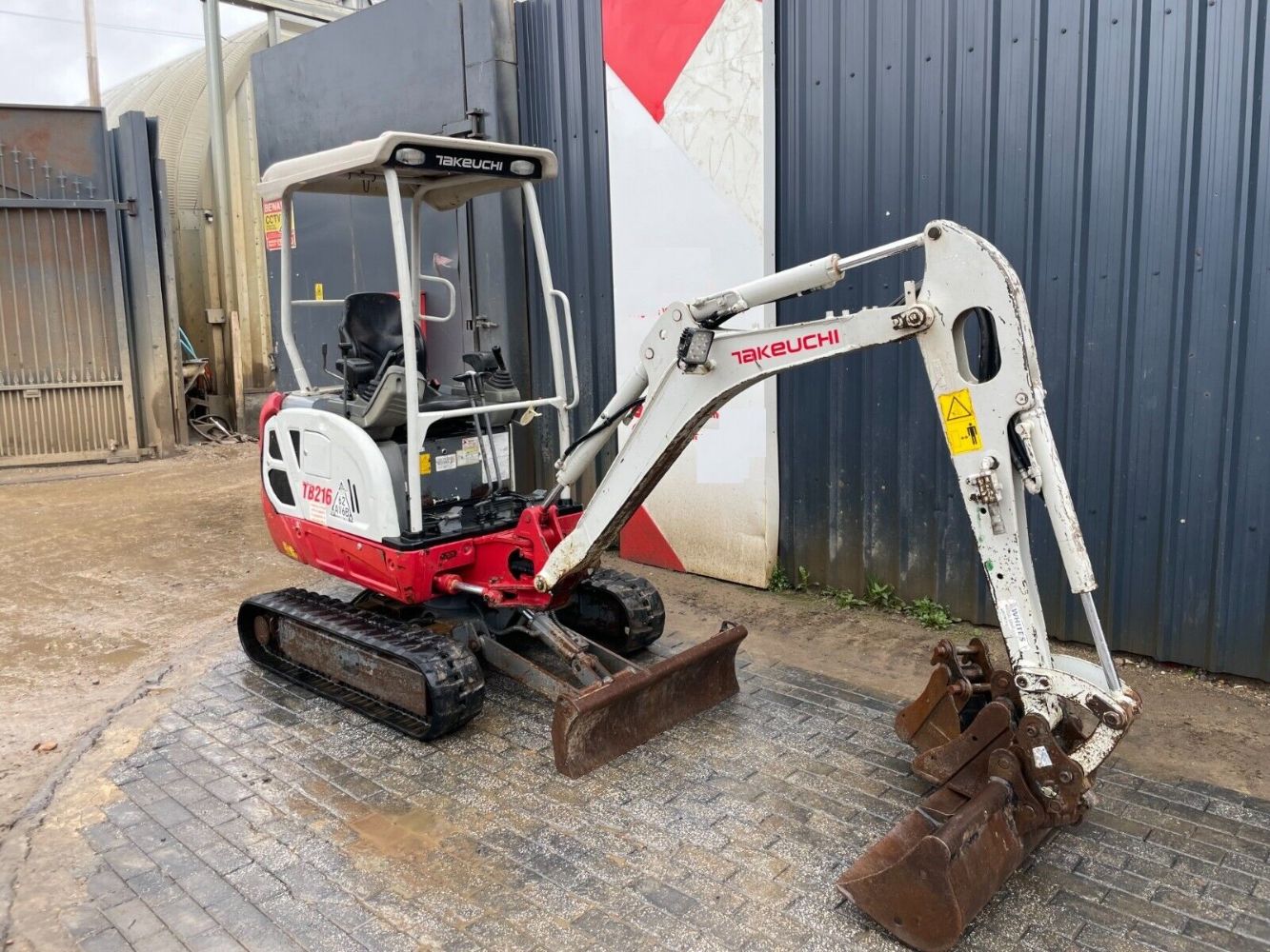 AGRICULTURAL MACHINERY, TRACTORS, DIGGERS, SCISSOR LIFTS, DUMPERS, FORKTLIFTS, MACHINERY, AGRI & PLANT Ends Mon 1st April 11am