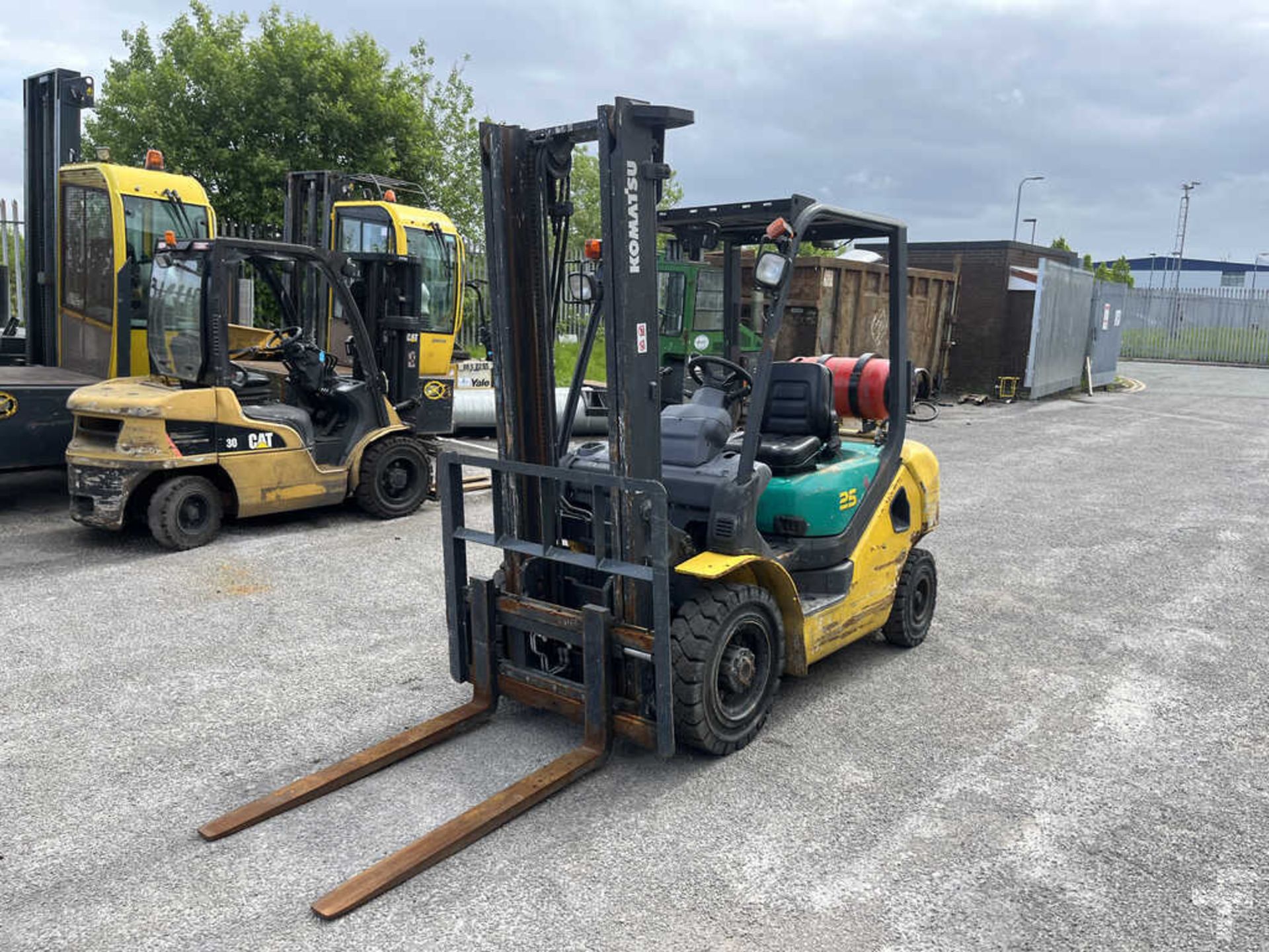 2009 LPG FORKLIFTS KOMATSU FG25HT-16R