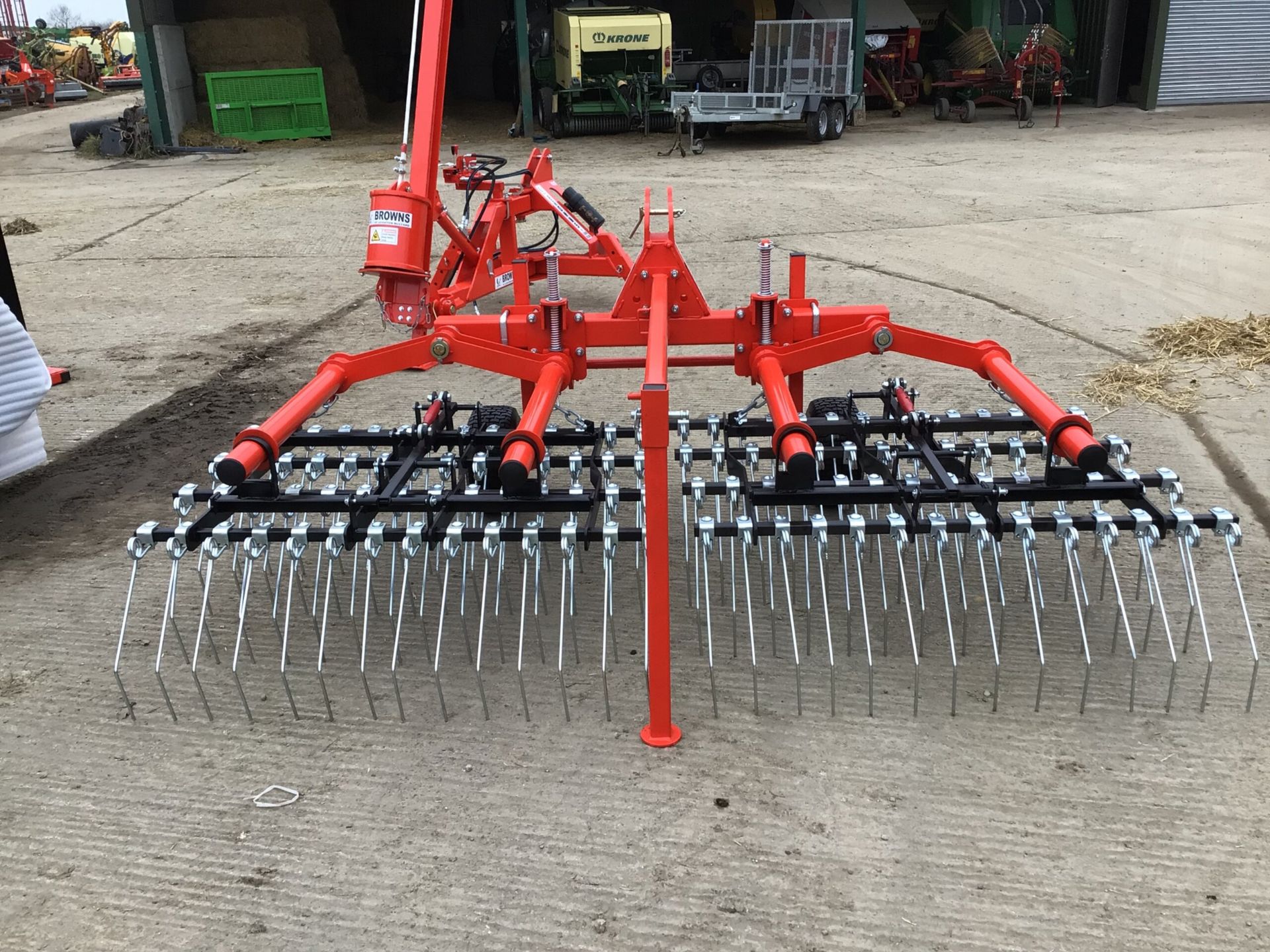 NEW BROWNS 3 METRE GRASS HARROW. 3 POINT LINKAGE - Image 8 of 8