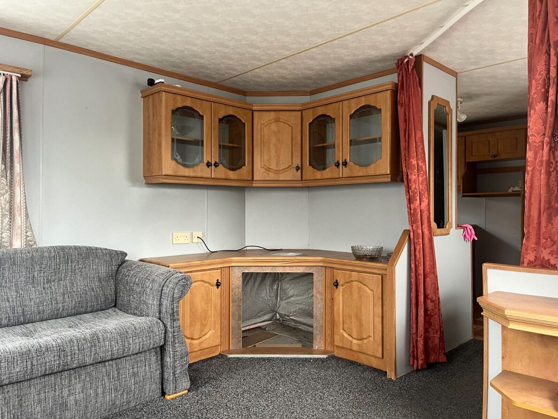 UNWIND IN LUXURY: WILLERBY WESTMORELAND 3-BED STATIC CARAVAN - Image 13 of 22