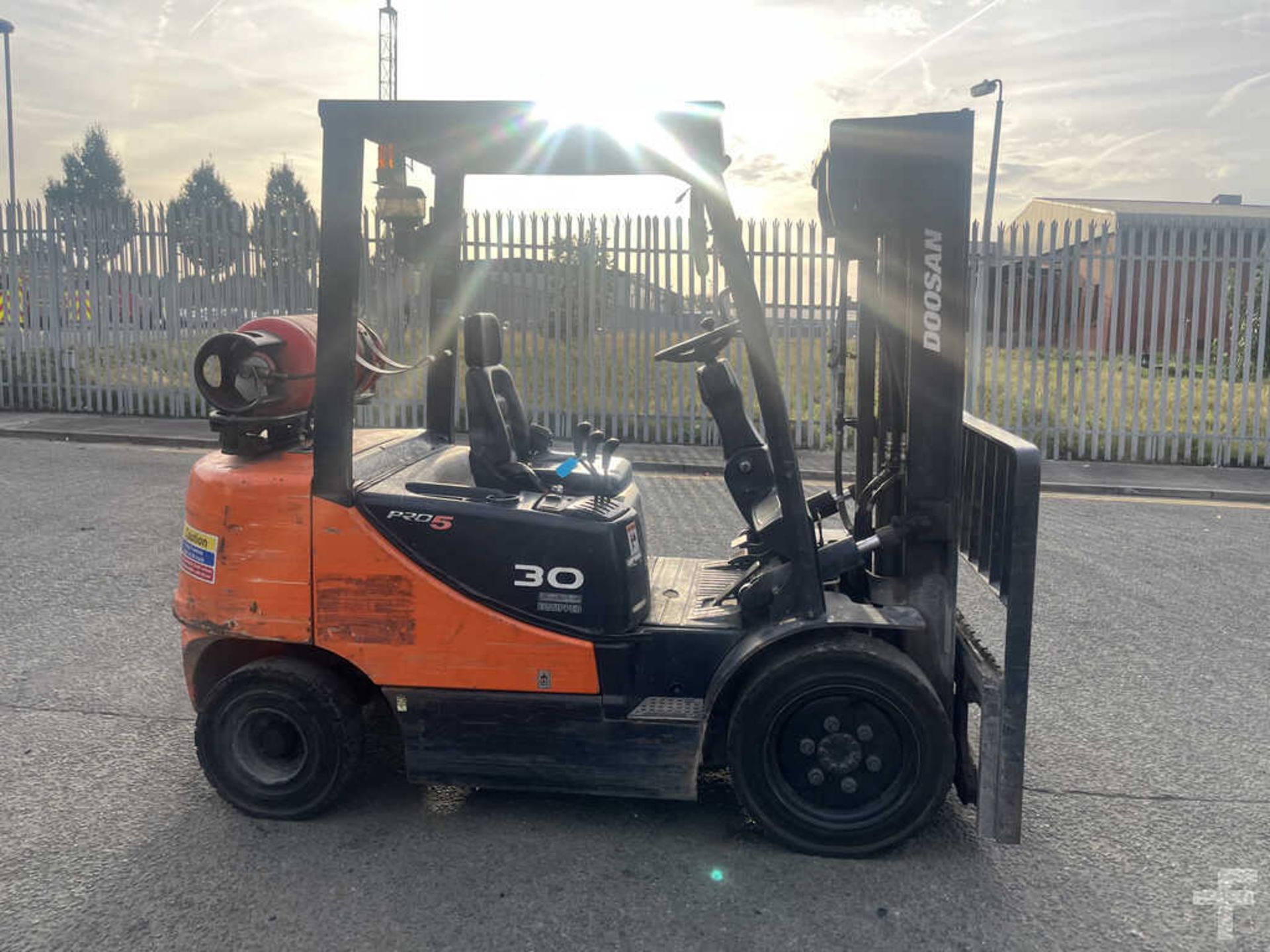 2010 LPG FORKLIFTS DOOSAN G30P-5 - Image 2 of 4