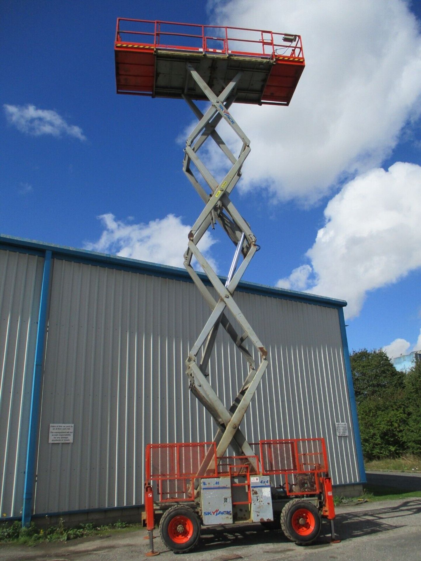 SAFETY FIRST: SKYJACK SJ8841 ENSURED WITH LOLER TEST - Bild 12 aus 12