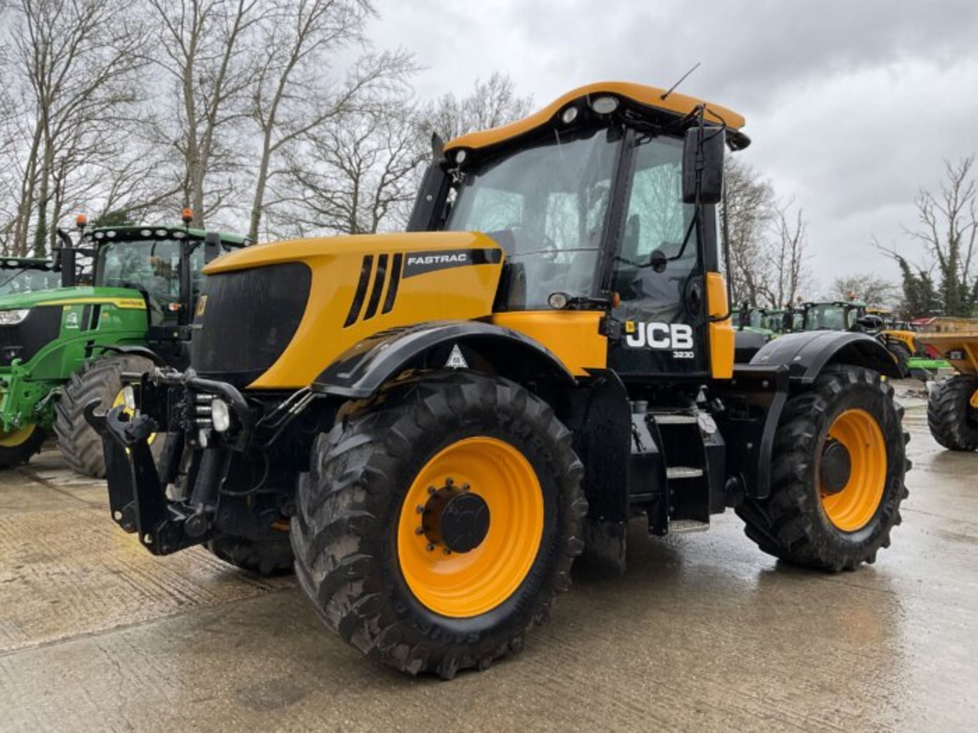 YEAR 2011 – 11 REG JCB 3230 FASTRAC - Image 6 of 10