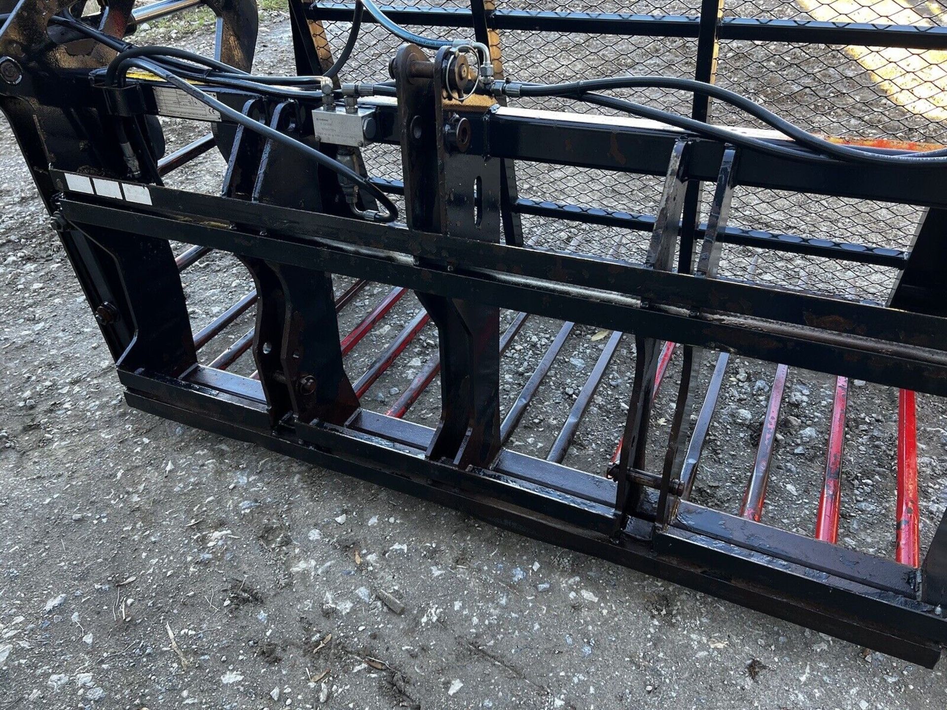 QUALITY WORKING ALBUTT PUSH OFF BUCK SILAGE RAKE - Image 3 of 6