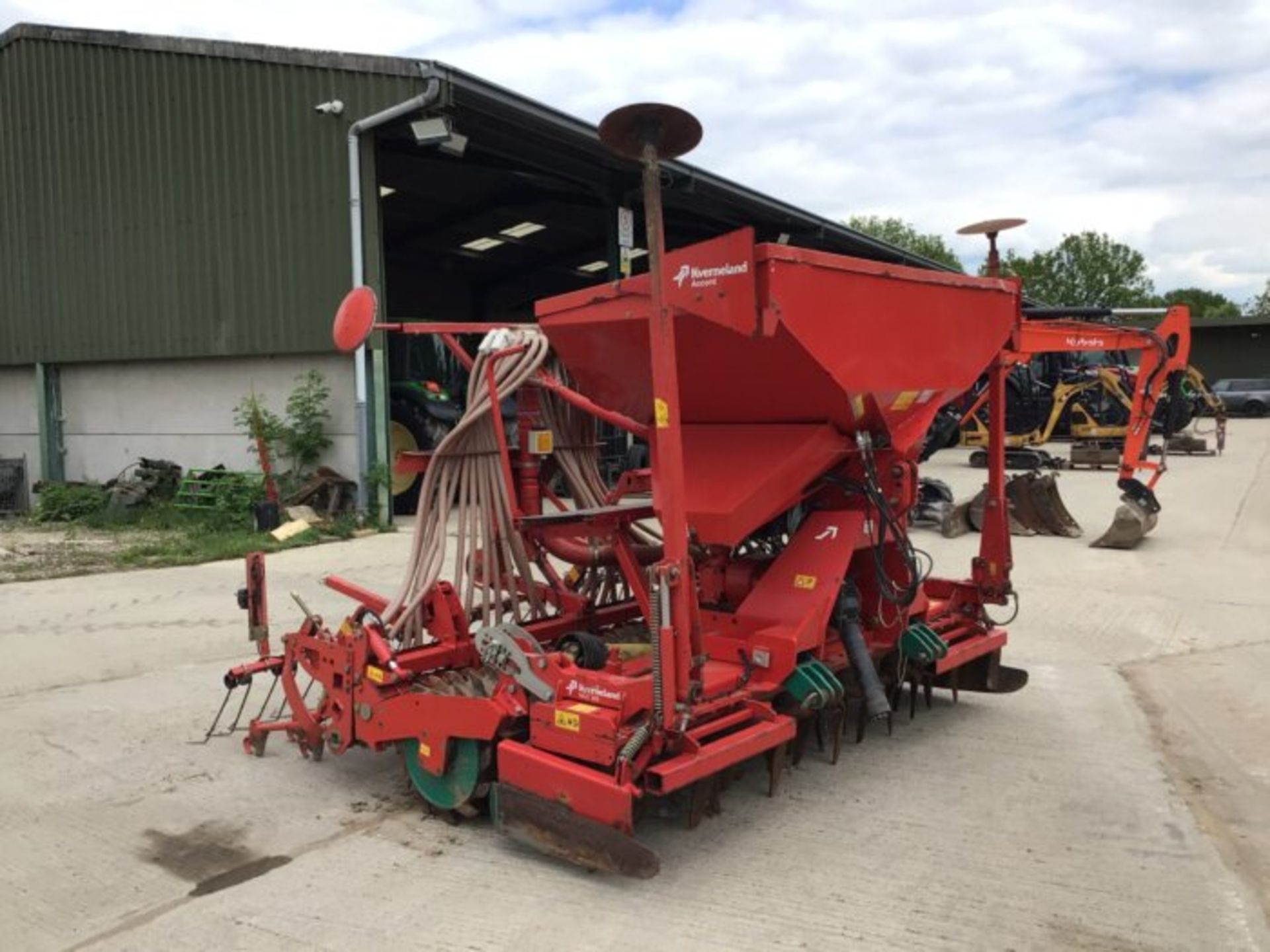 2009 KVERNELAND ACCORD I DRILL PRO WITH KVERNELAND NGS301 POWER HARROW - Image 5 of 9