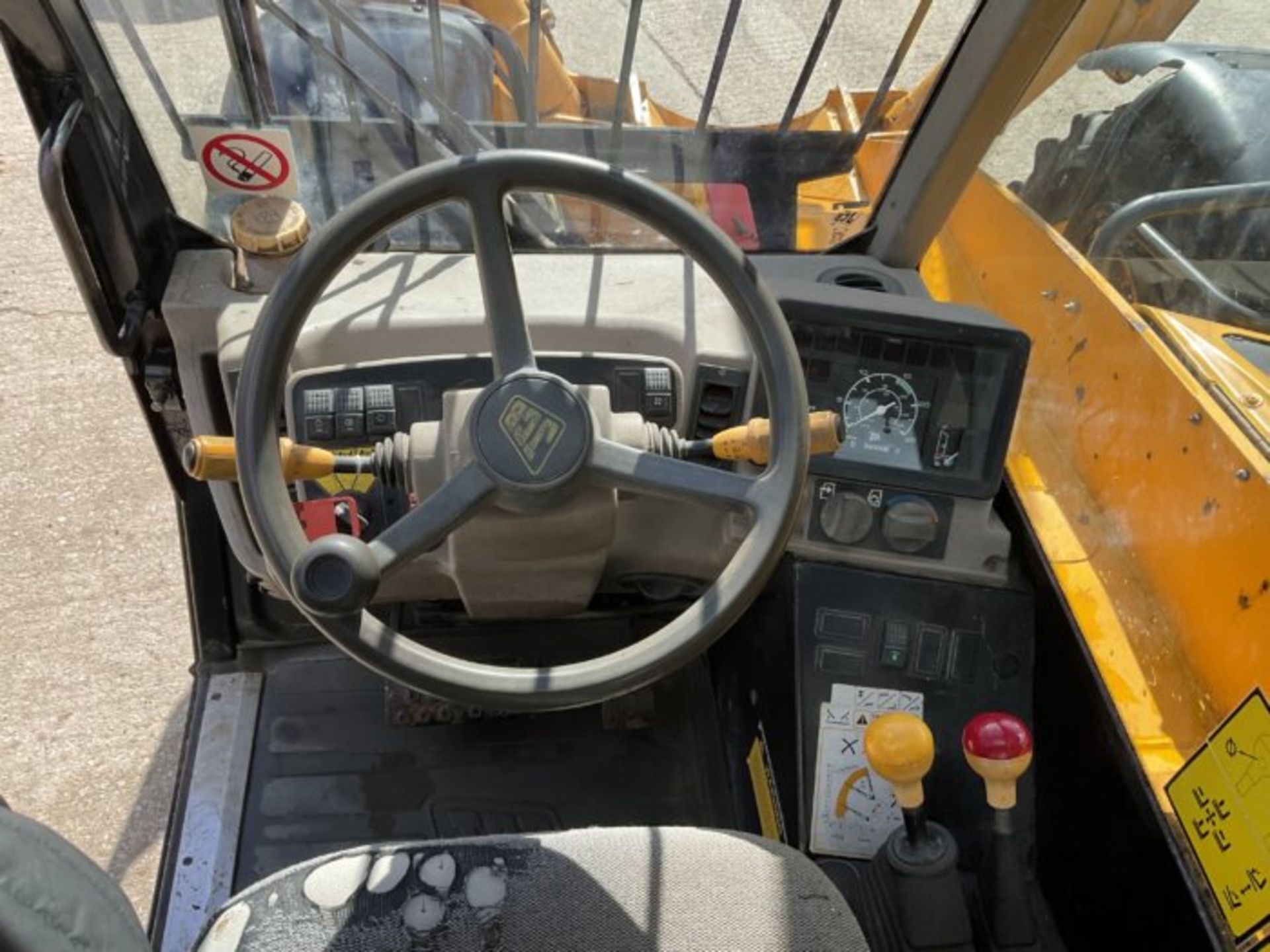 YEAR 2002 JCB 533.105 - Image 5 of 11