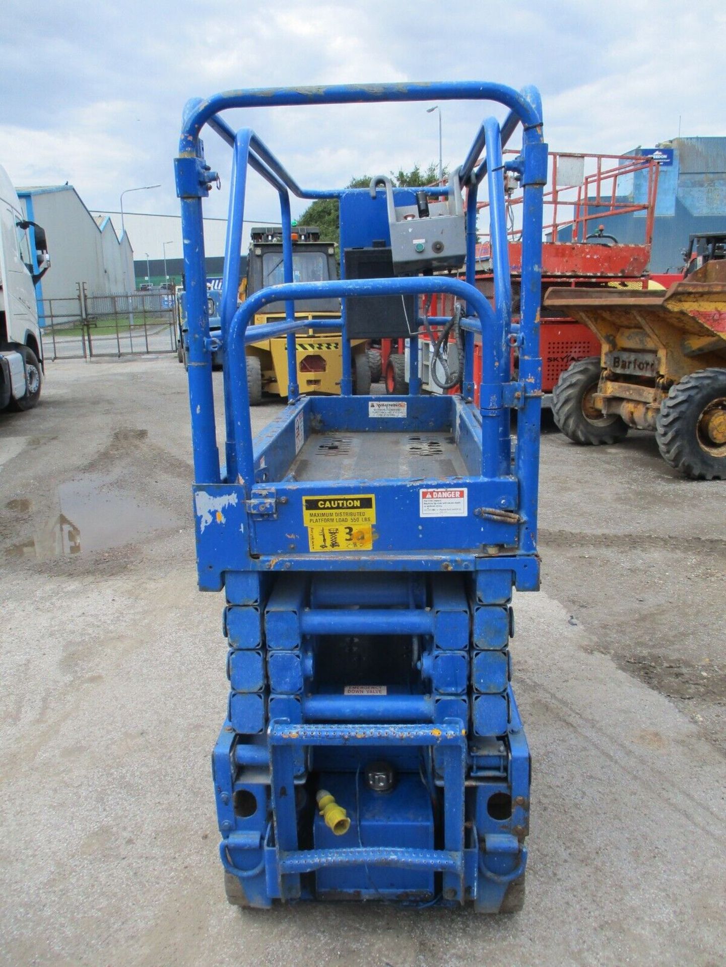 UPRIGHT MX19 SCISSOR LIFT 7.8 METRES - Image 2 of 9