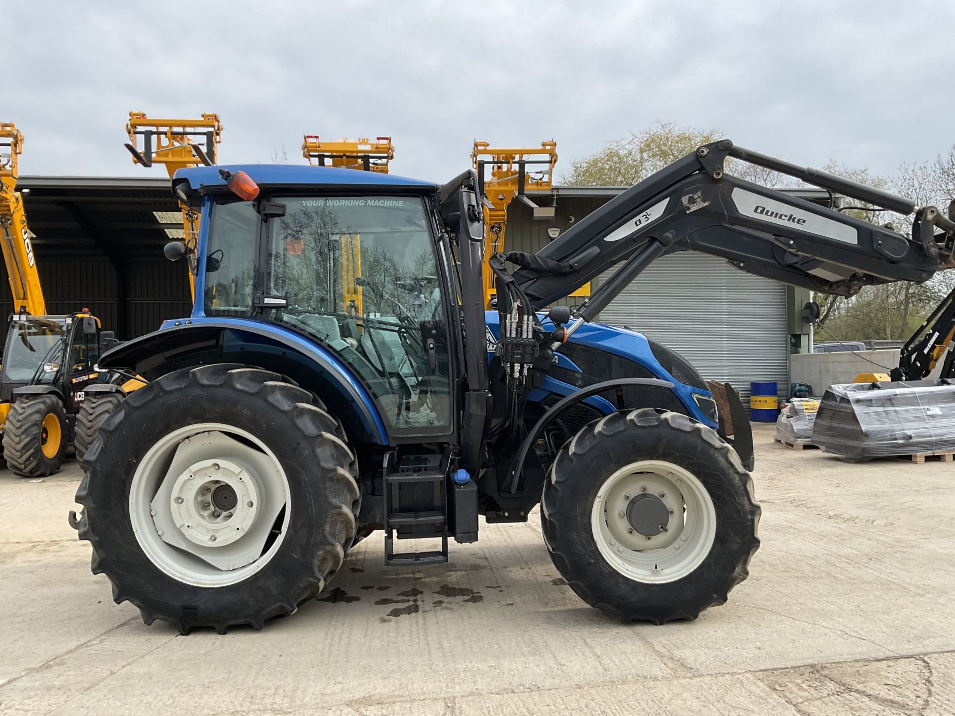 VALTRA A104 HI-TECH 2689 HOURS.