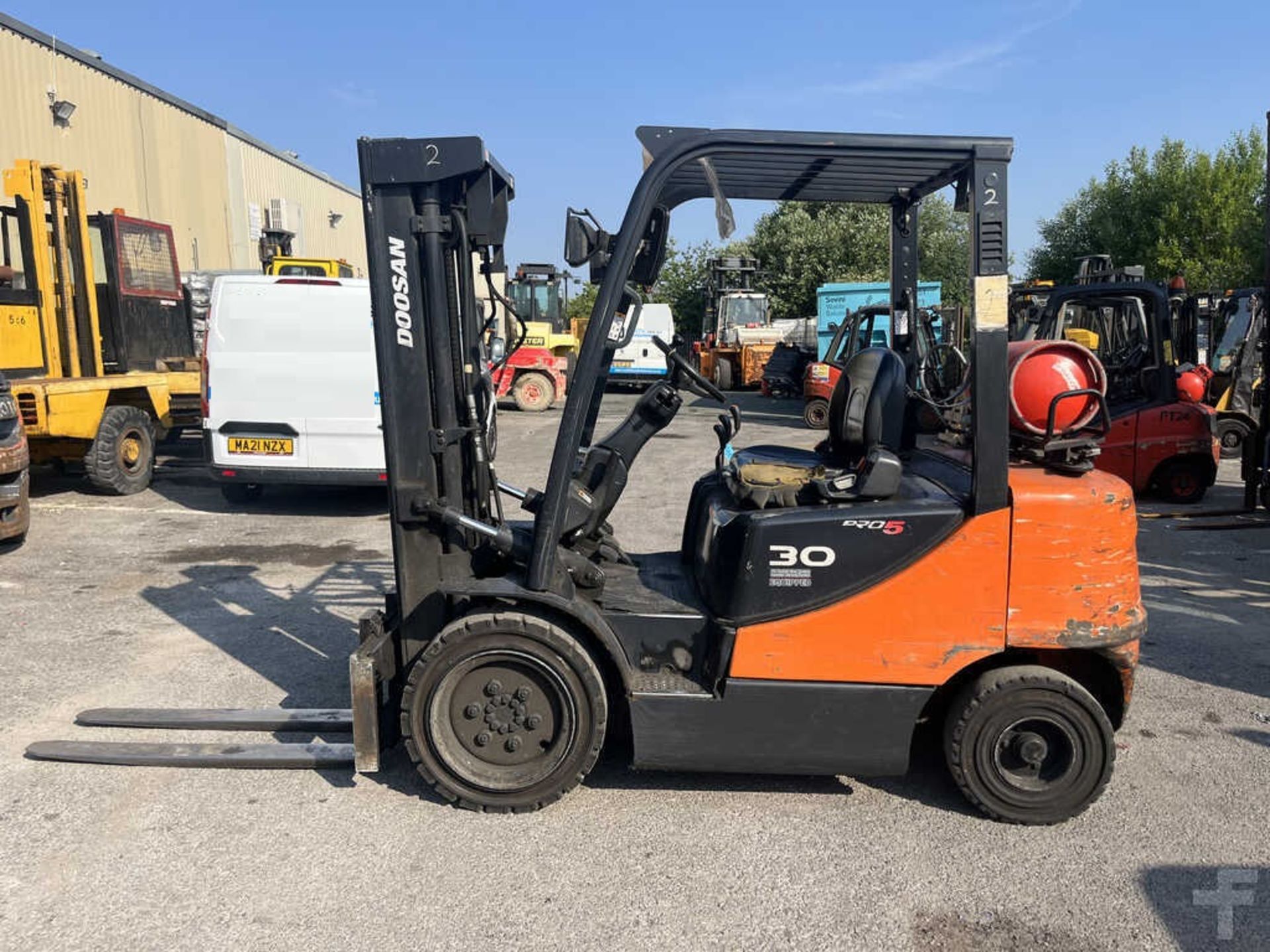 2013 LPG FORKLIFTS DOOSAN G30E-5