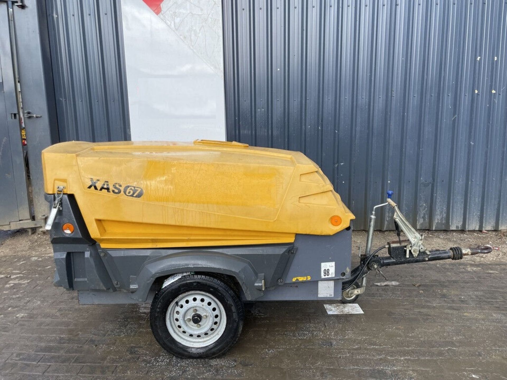 VERSATILE KUBOTA DIESEL: 2013 AIR COMPRESSOR WORKHORSE - Image 3 of 8