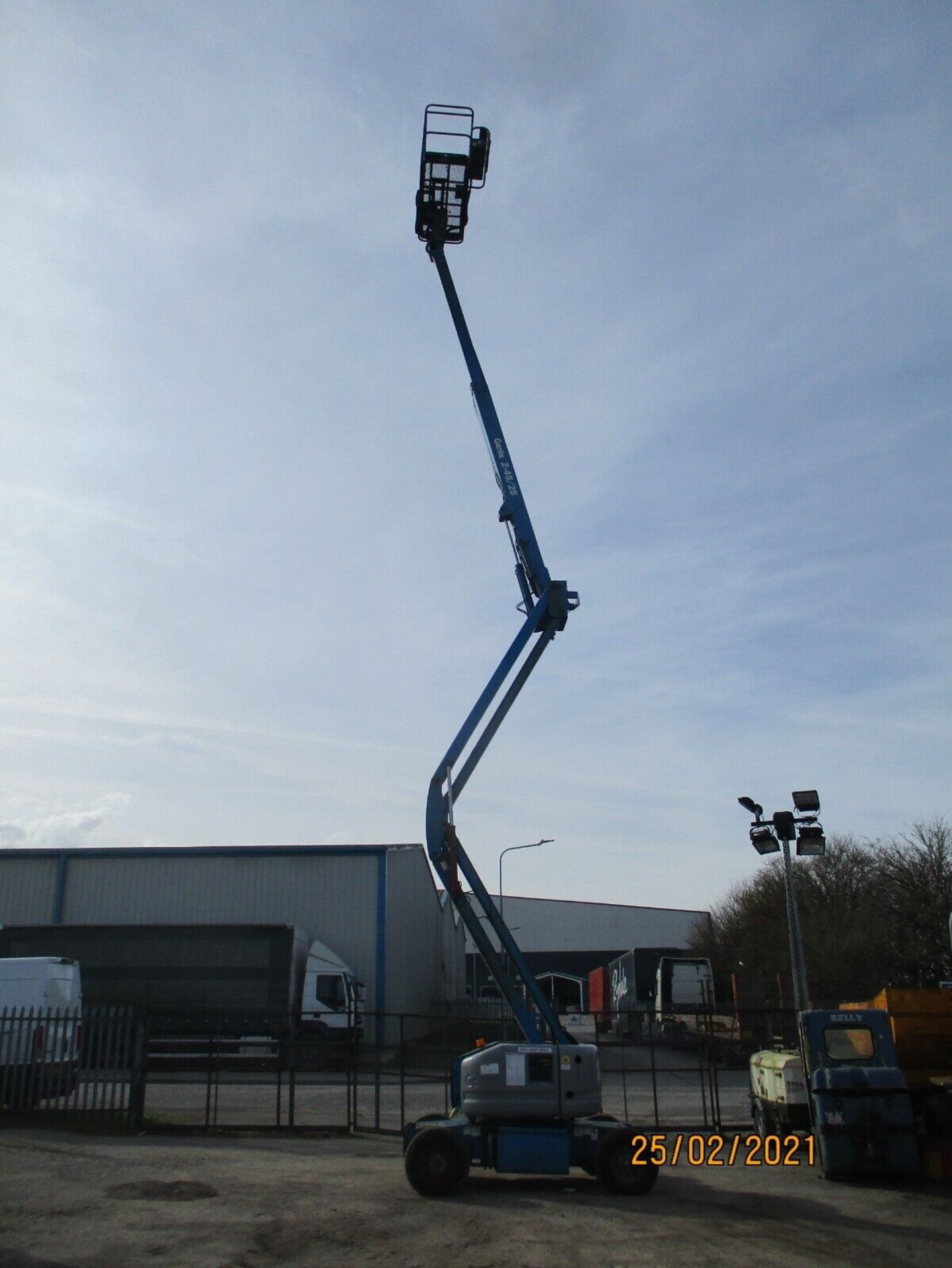 GENIE Z45 25 CHERRY PICKER - Image 3 of 15