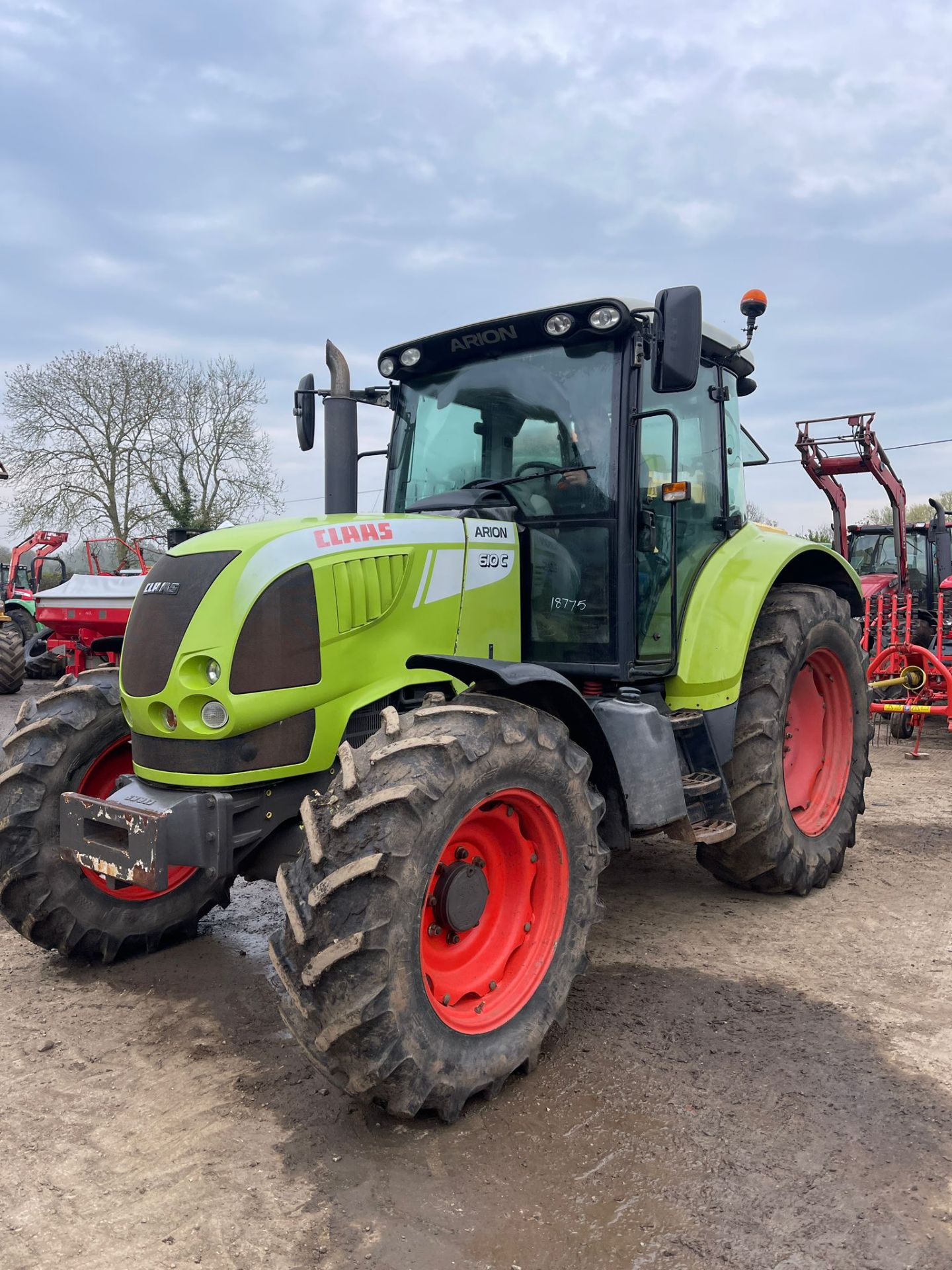 CLAAS ARION 610C TRACTOR - Image 2 of 5