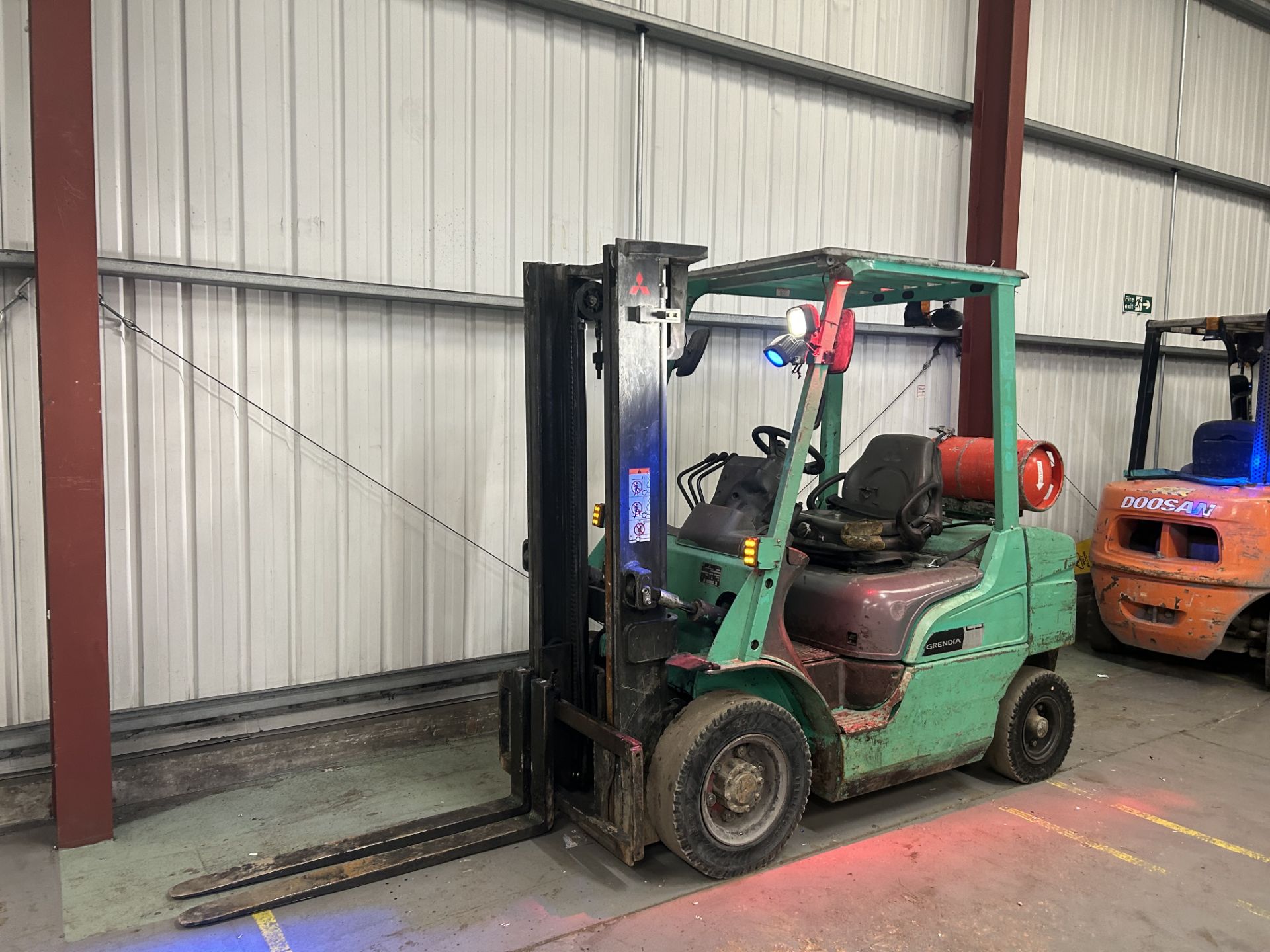 LPG FORKLIFTS MITSUBISHI FG25NT - Image 5 of 6