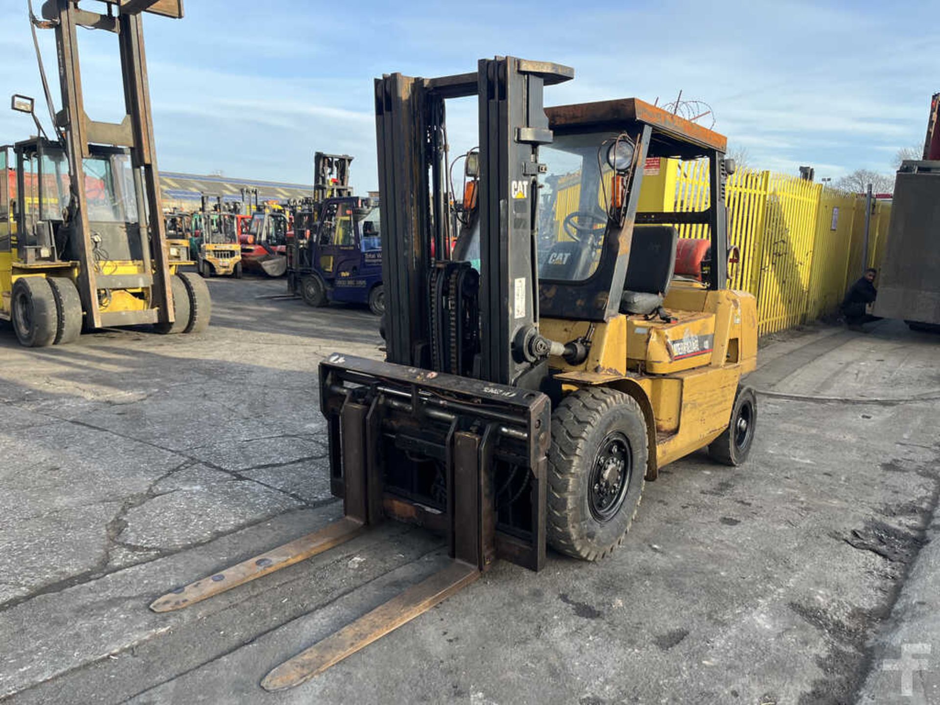 2003 LPG FORKLIFTS CAT LIFT TRUCKS GP40K