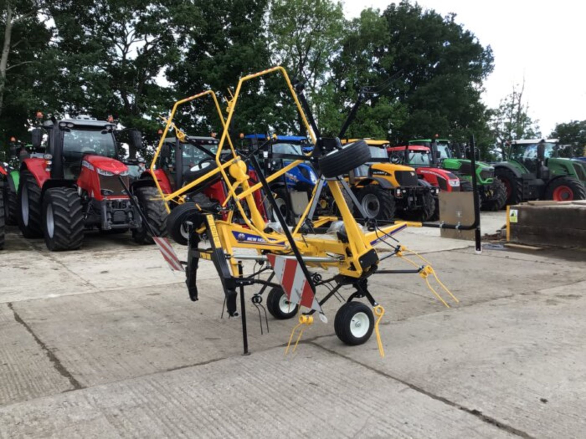 2022 NEW HOLLAND PROTED 540. 4 ROTOR TEDDER. HYDRAULIC FOLDING. - Image 3 of 8