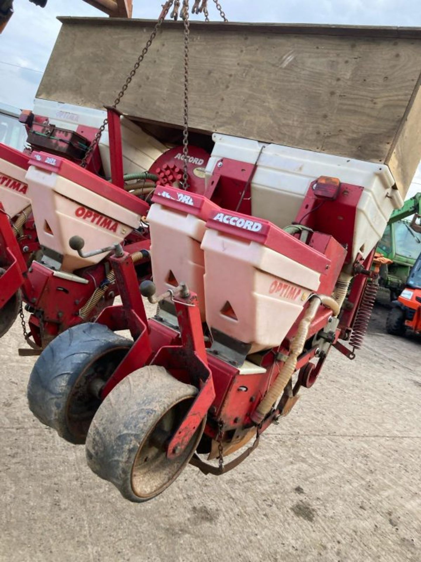 KVERNELAND OPTIMA 6 ROW MAIZE DRILL - Image 4 of 6