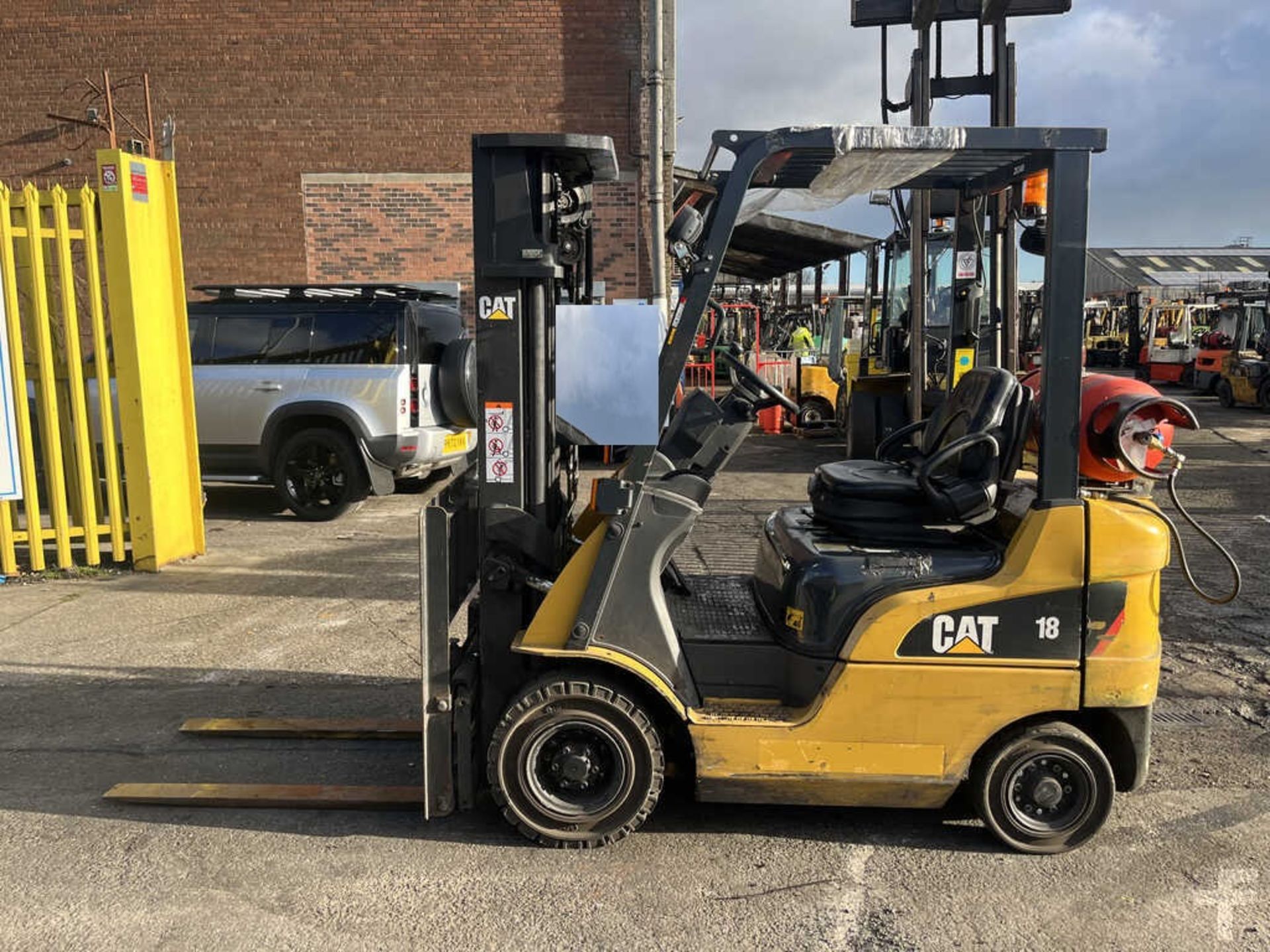 LPG FORKLIFTS CAT LIFT TRUCKS GP18NT - Image 2 of 6