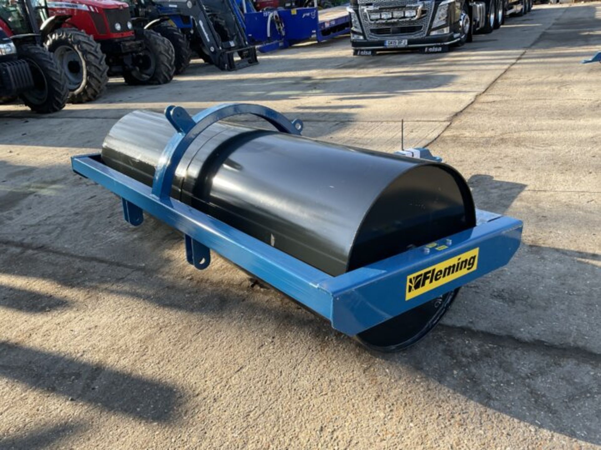 NEW FLEMING 8 X 30 X 10 ROLLER WITH SCRAPER. 3 POINT LINKAGE FOR TRANSPORT. - Image 2 of 7