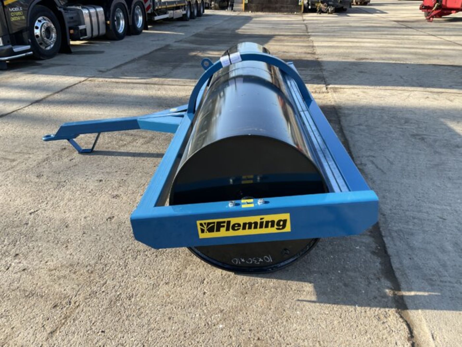 NEW FLEMING 10 X 30 X 10 ROLLER WITH SCRAPER. - Image 8 of 8