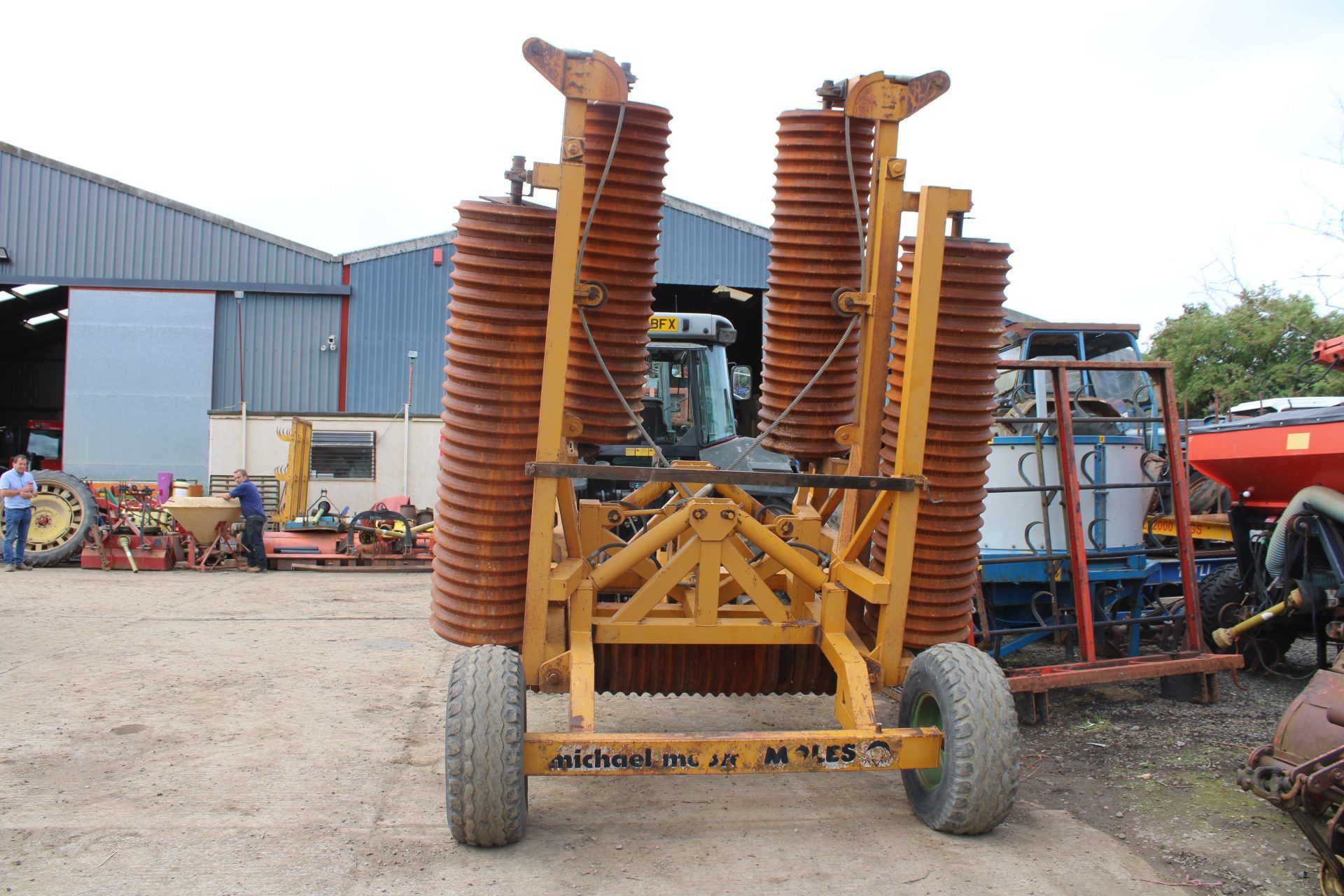 MICHAEL MOORE 8.2M FOLDING CAMBRIDGE ROLLERS - Image 4 of 6