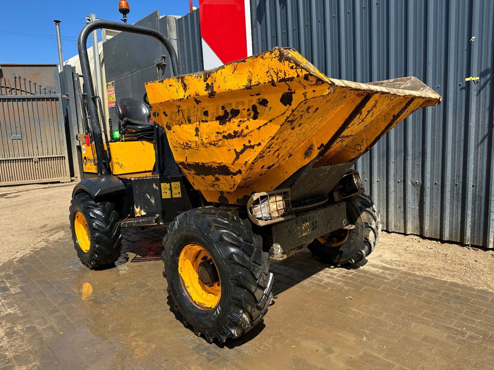 OFF-ROAD EXCELLENCE: 2015 KUBOTA DIESEL 4X4 - Image 4 of 8