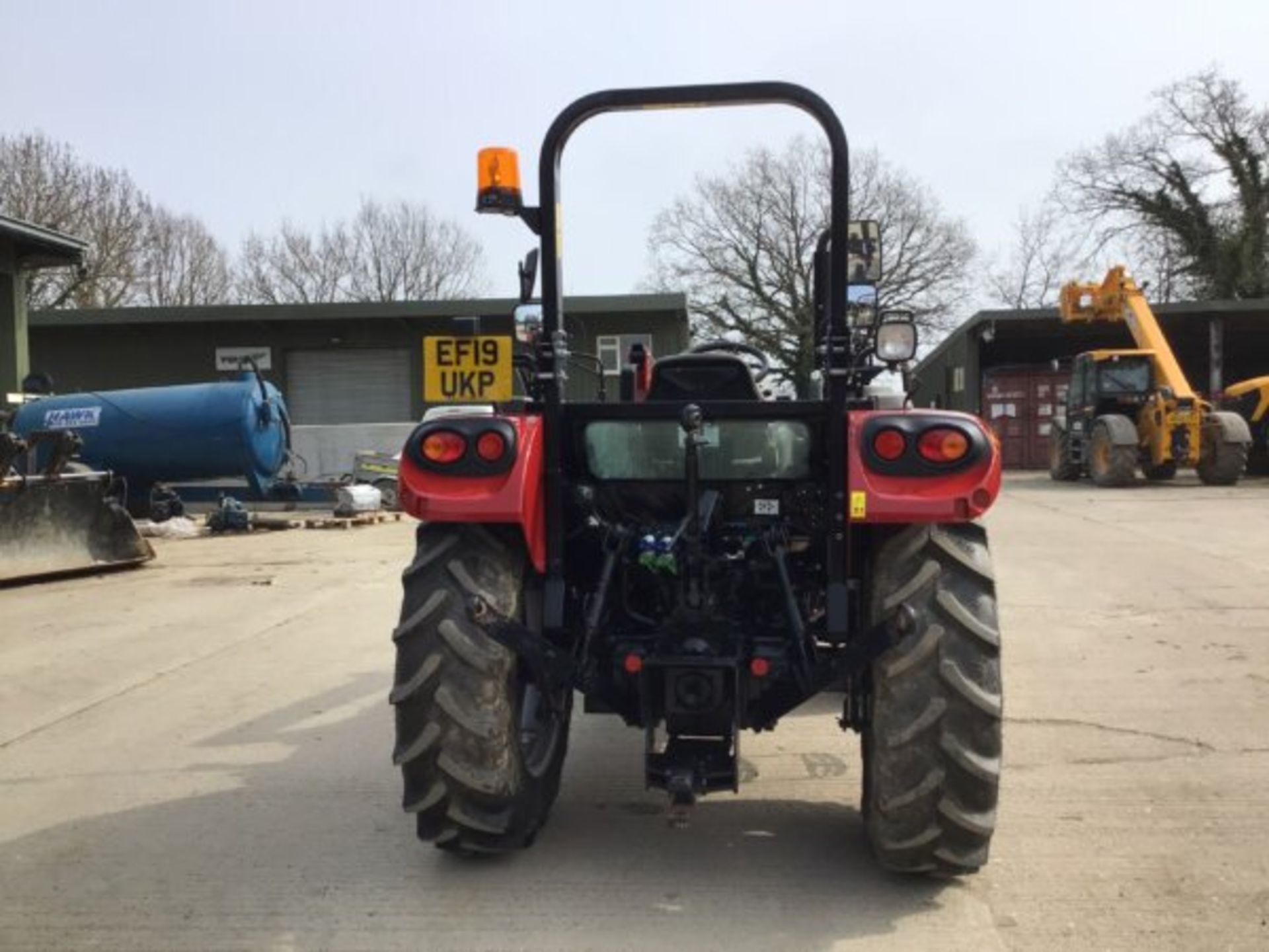 YEAR 2019 – 19 REG CASE IH 55A FARMALL WITH CASE IH LRA3518 LOADER. 2 SPOOLS. 2 WD. - Bild 2 aus 7