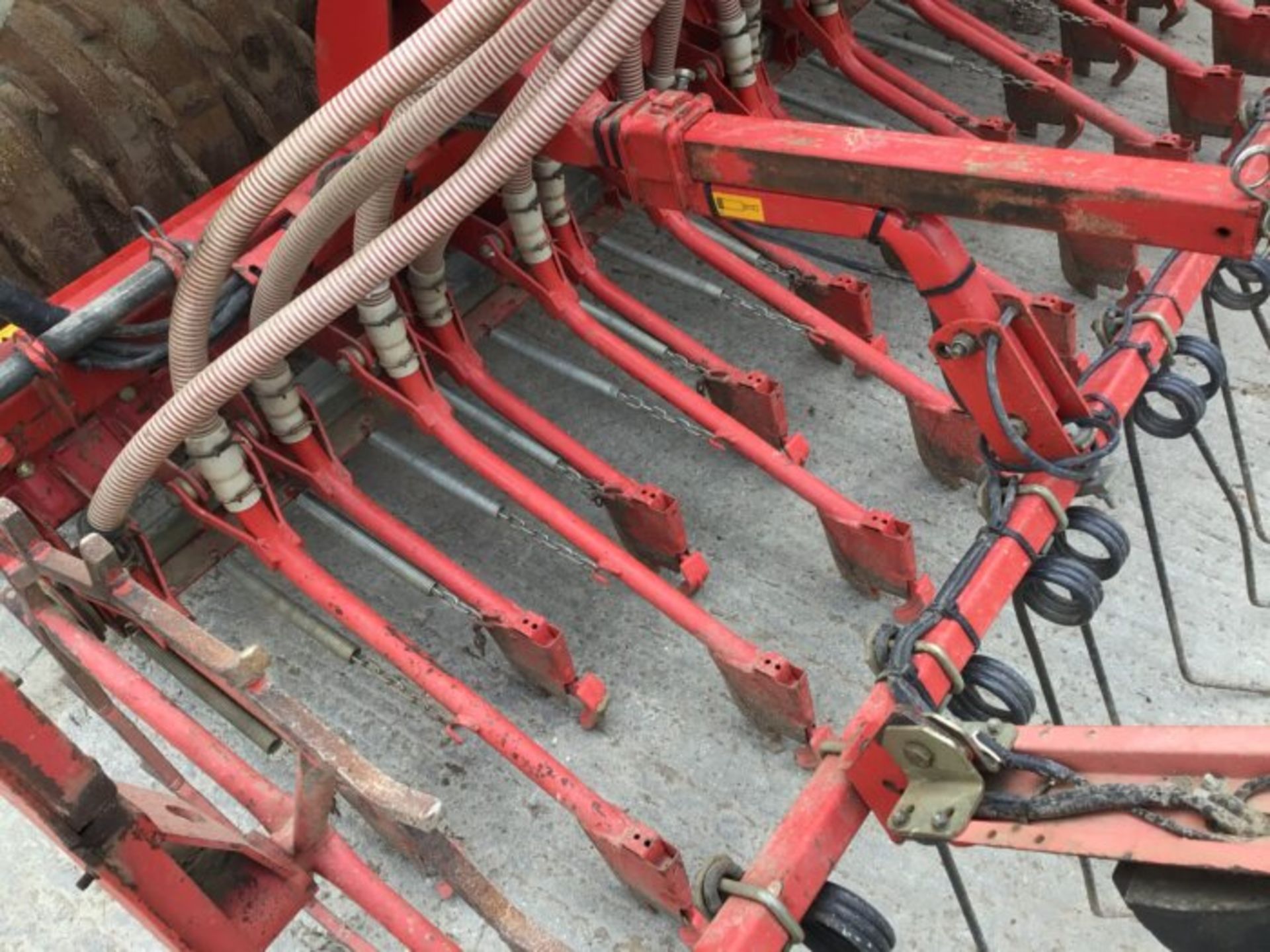 2009 KVERNELAND ACCORD I DRILL PRO WITH KVERNELAND NGS301 POWER HARROW - Image 2 of 9