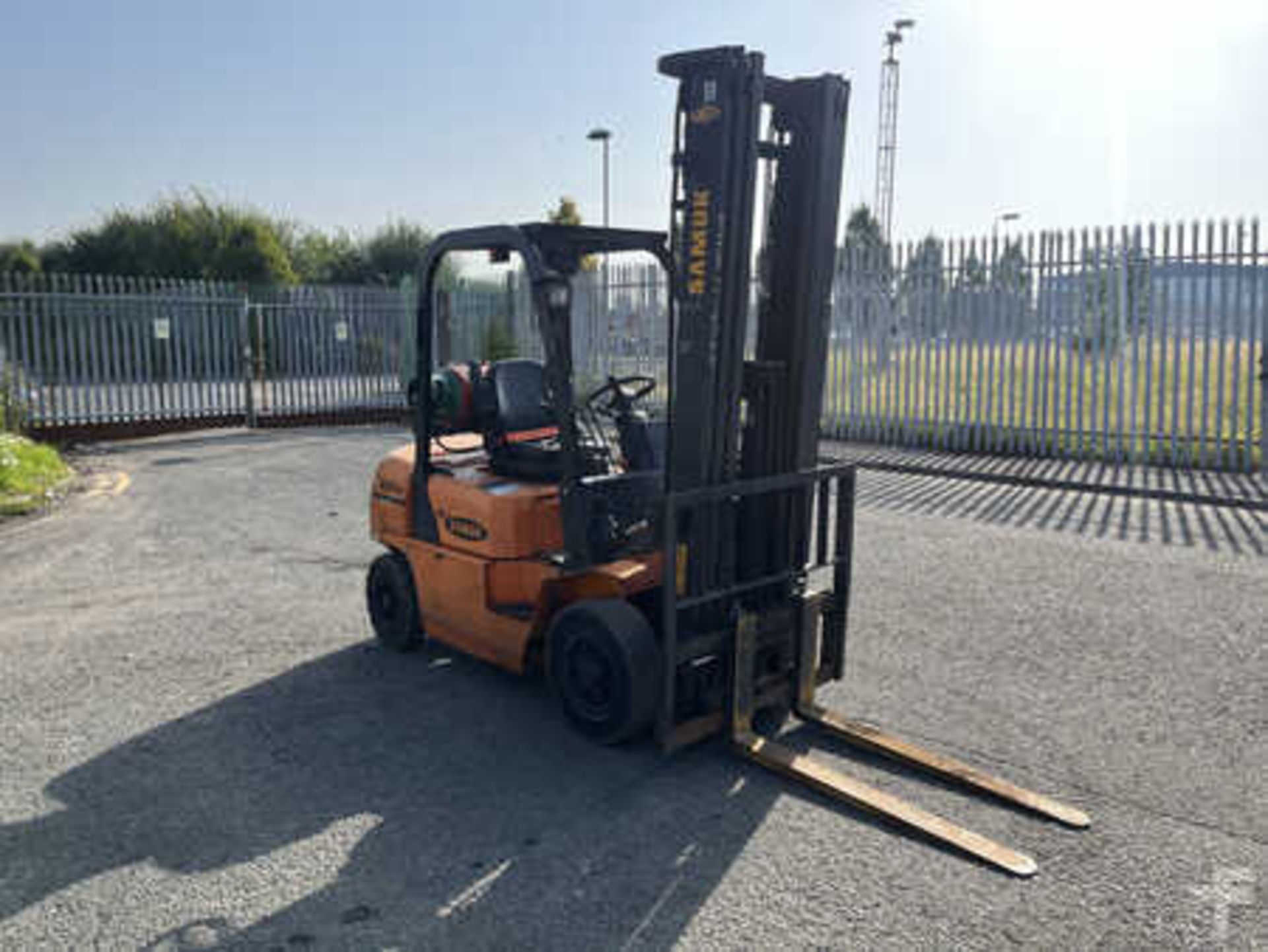 LPG FORKLIFTS SAMUK R20LC - Image 5 of 6