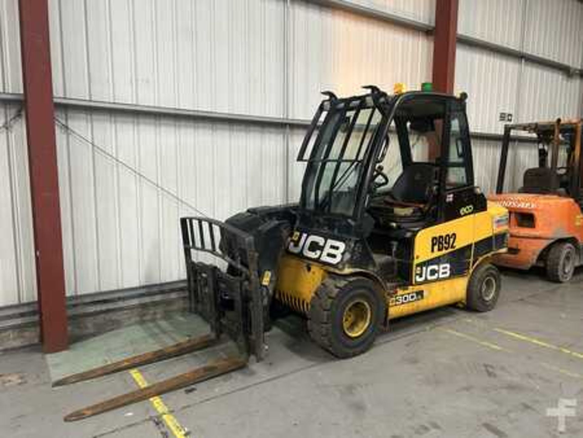 TELEHANDLER FIXED JCB TLT30D - Bild 2 aus 6