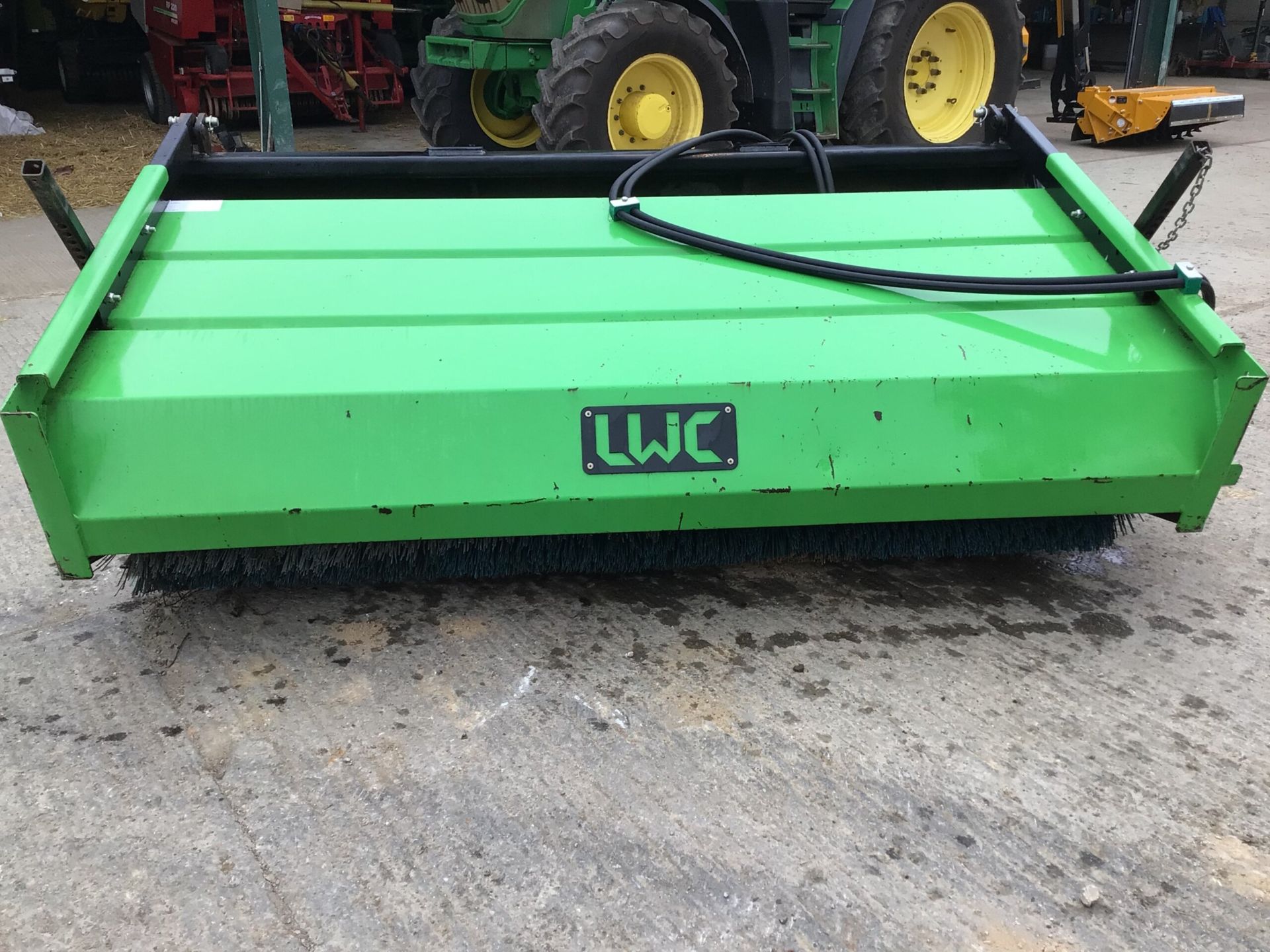 2018 LWC SWEEPER BUCKET BRUSH - Image 4 of 7