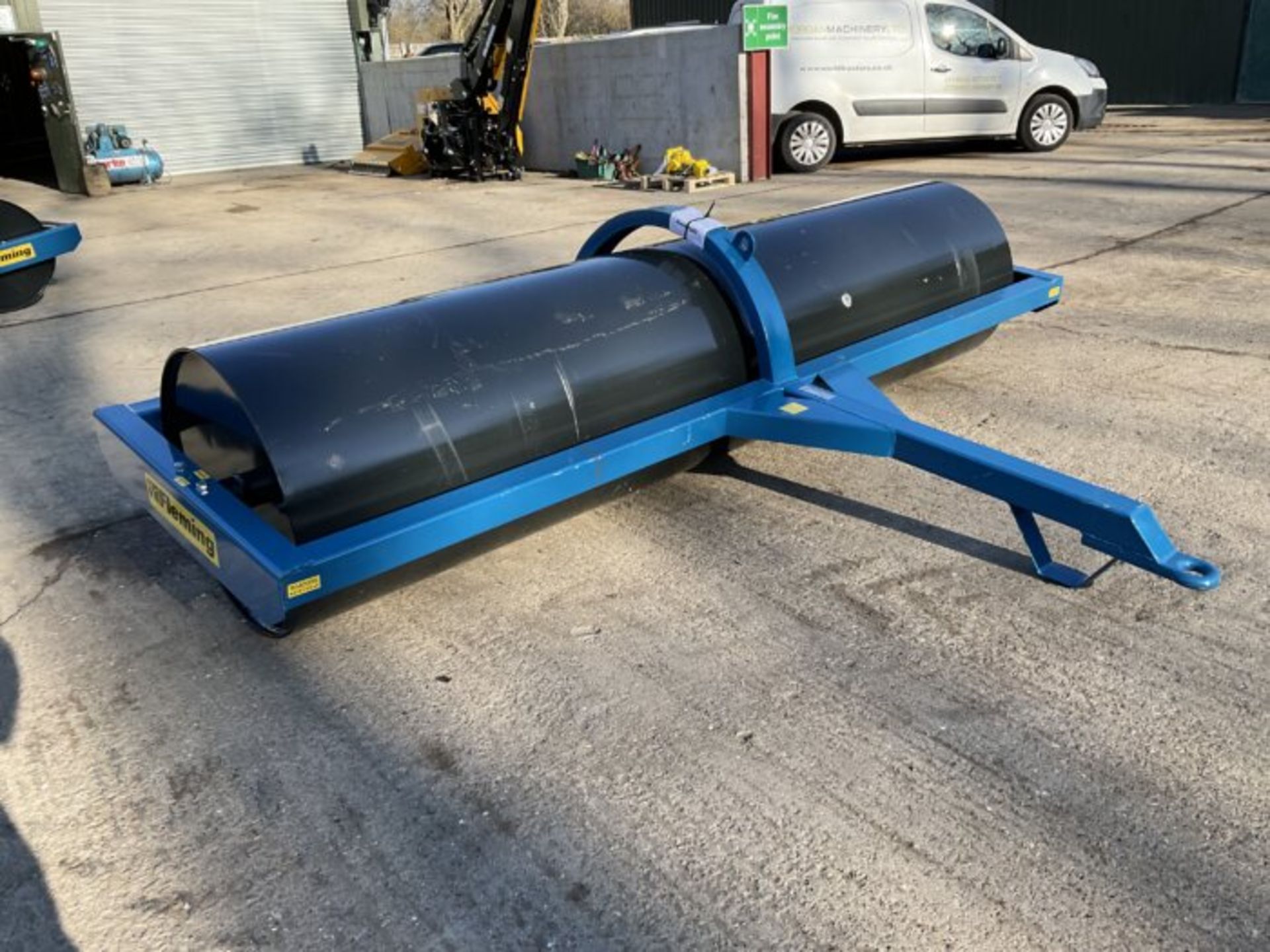 NEW FLEMING 10 X 30 X 10 ROLLER WITH SCRAPER. - Image 3 of 8