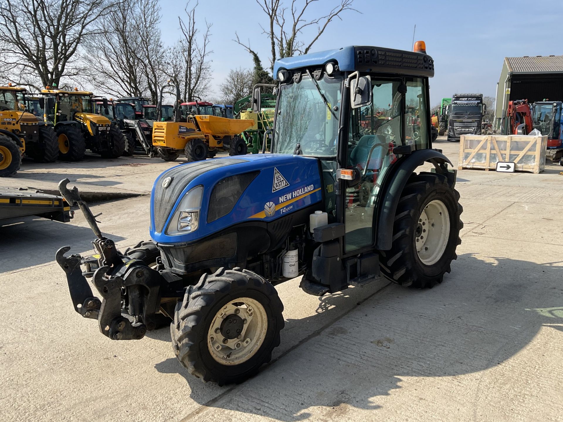 YEAR 2018 NEW HOLLAND T4.100 N - Image 2 of 11