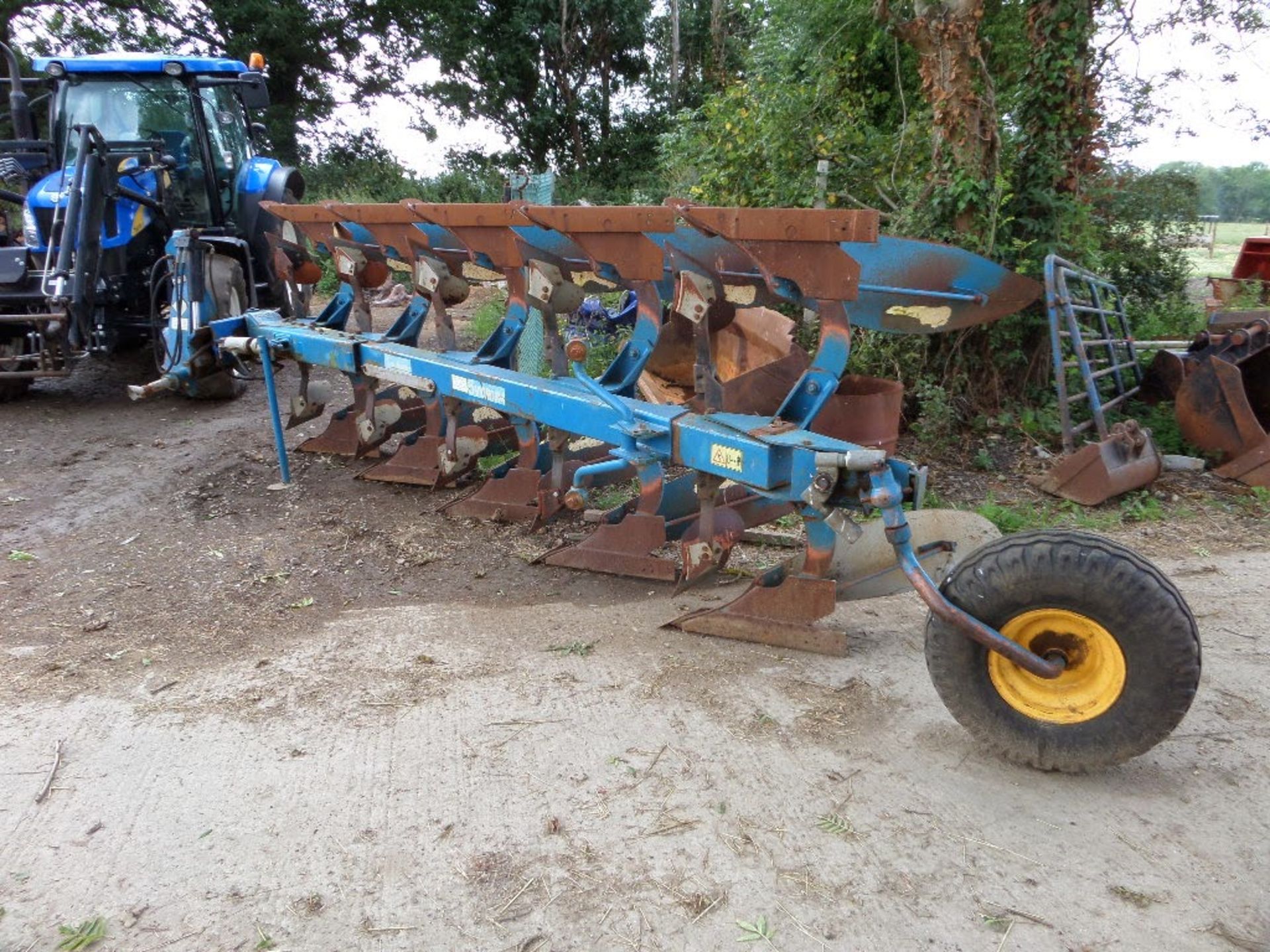 OVERUM XCELSIOR CX590F 5 FURROW REVERSIBLE PLOUGH - Image 2 of 4