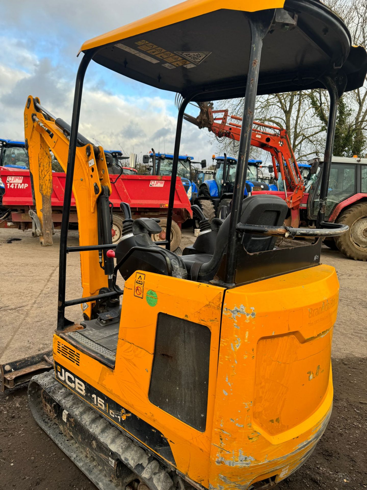 JCB 15C-1 MINI DIGGER. - Image 13 of 15