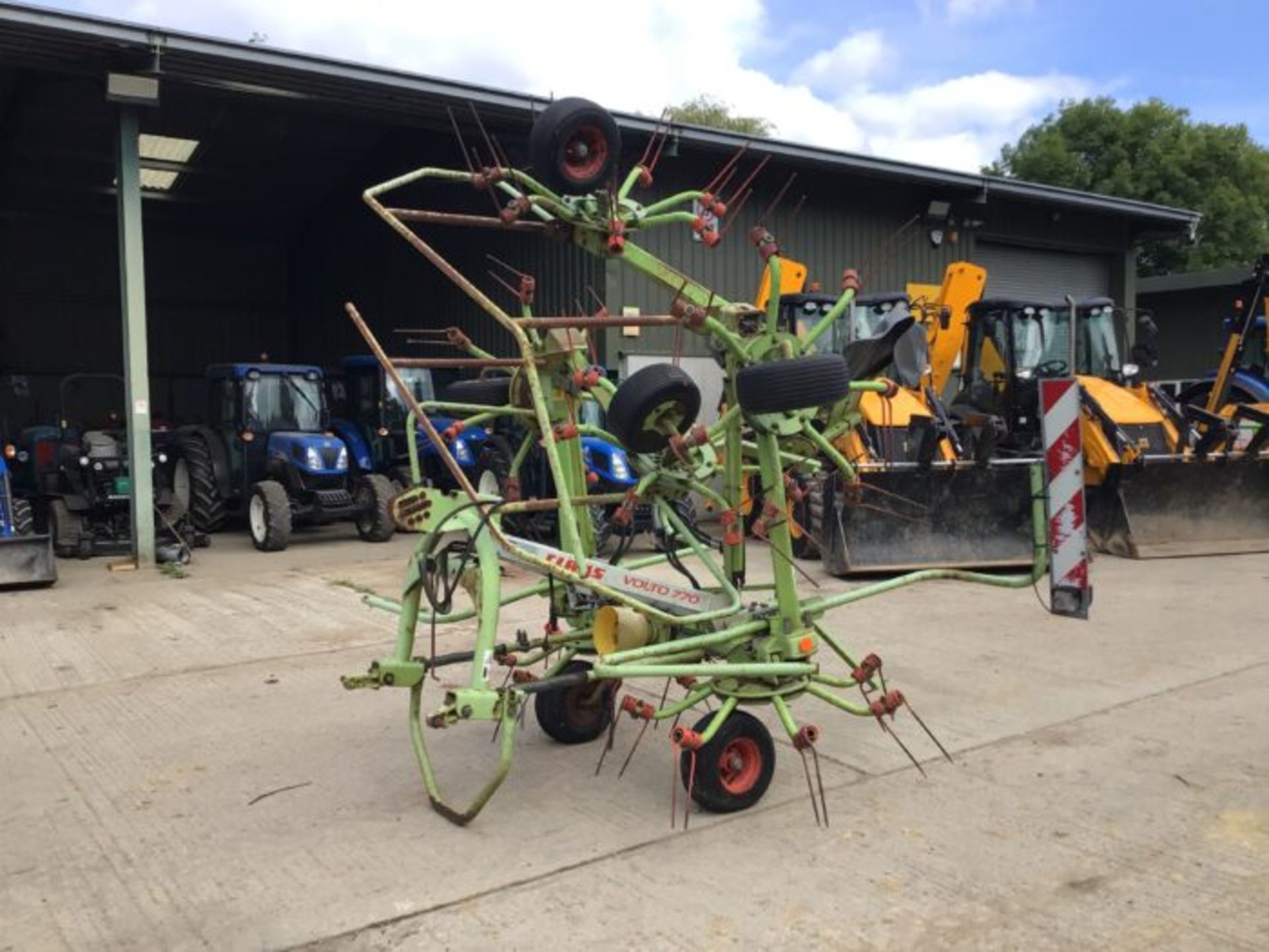 CLAAS VOLTO 770 6 ROTOR TEDDER. 3 POINT LINKAGE. HYDRAULIC FOLDING. - Image 5 of 6