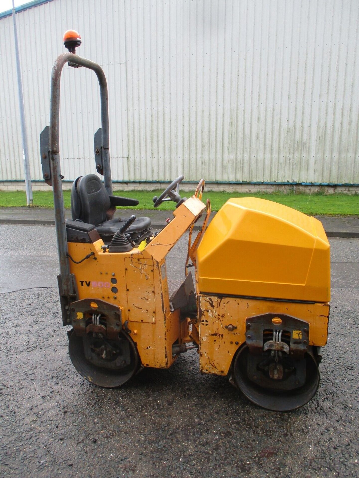 COMPACT TEREX TV800: KUBOTA ENGINE, VIBRATING ROLLER - Bild 5 aus 9