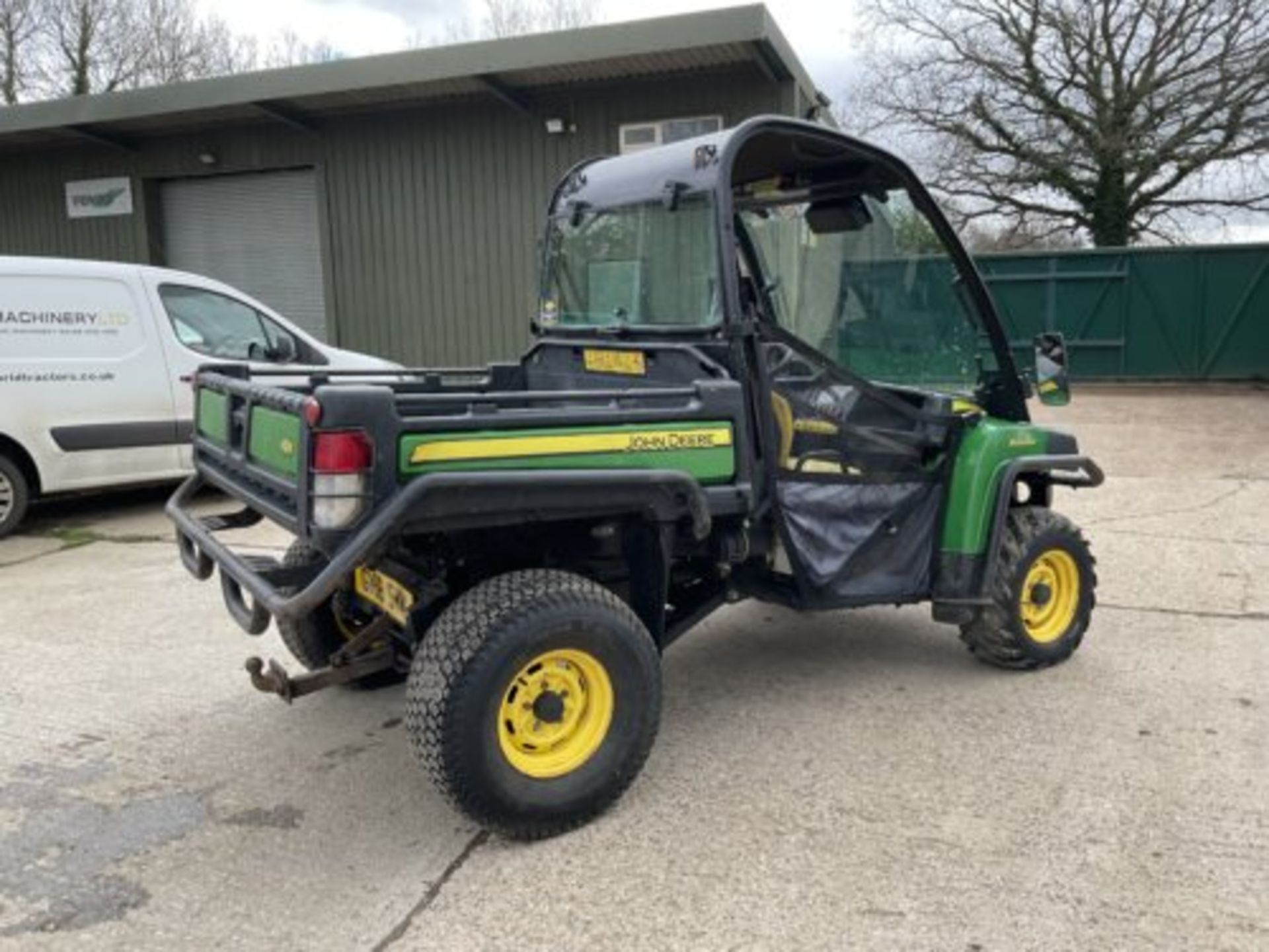 2425 HOURS. YEAR 2018 JOHN DEERE XUV855M - Image 6 of 9